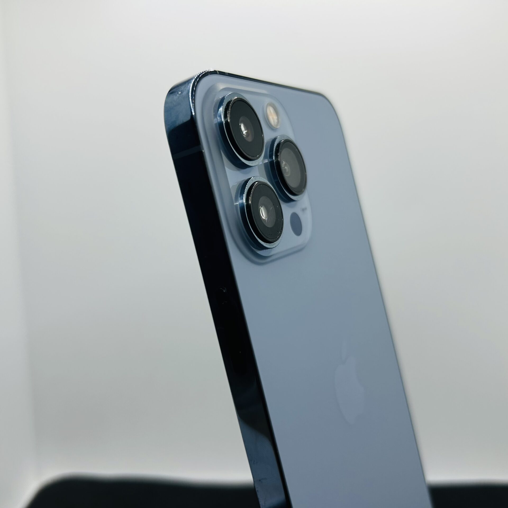 Apple iPhone 13 Pro Max 128GB Sierra Blue - (Grade B) - Image 8