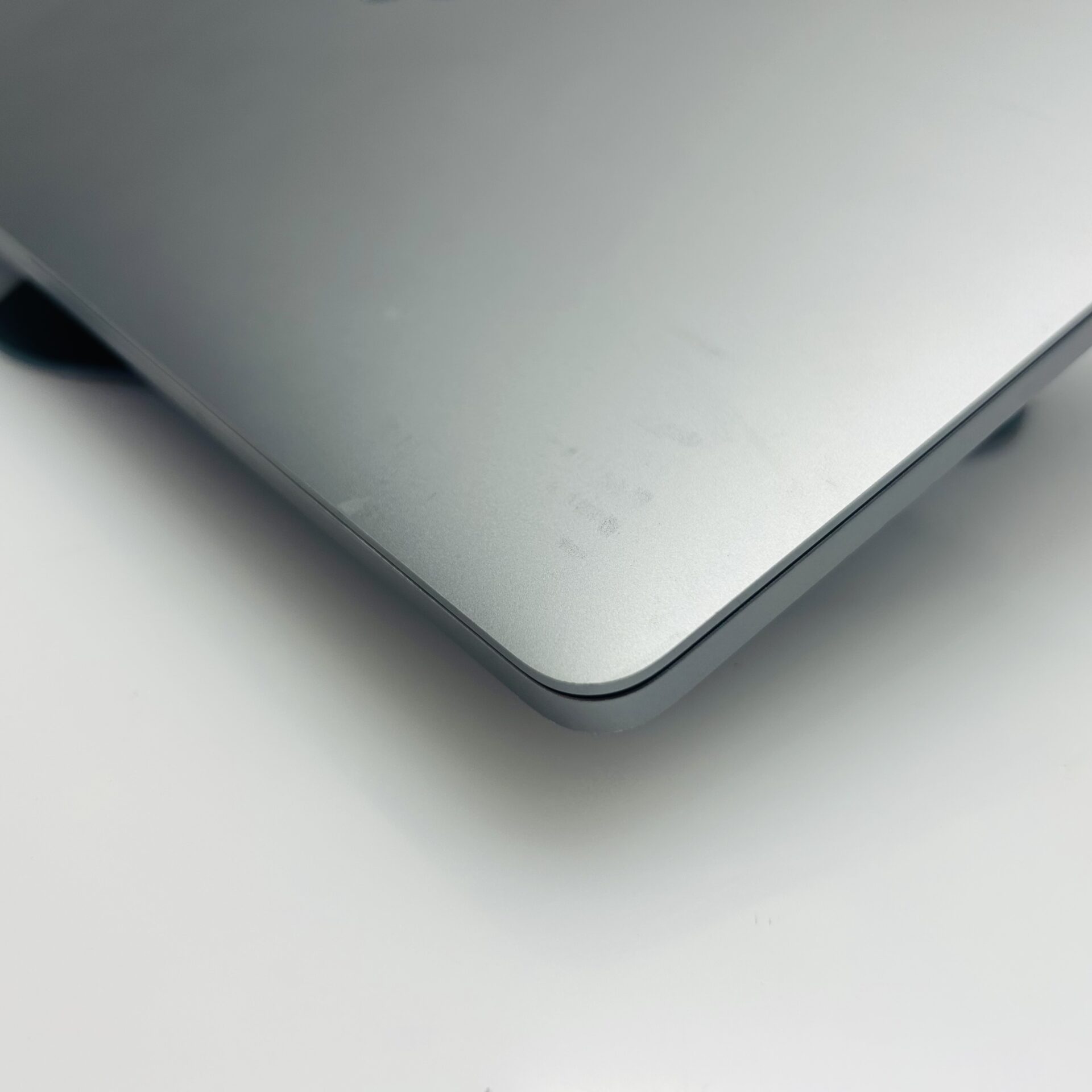 Apple Macbook Pro 16-inch “Core i9” 2.40GHz (TouchBar/2019) 32GB