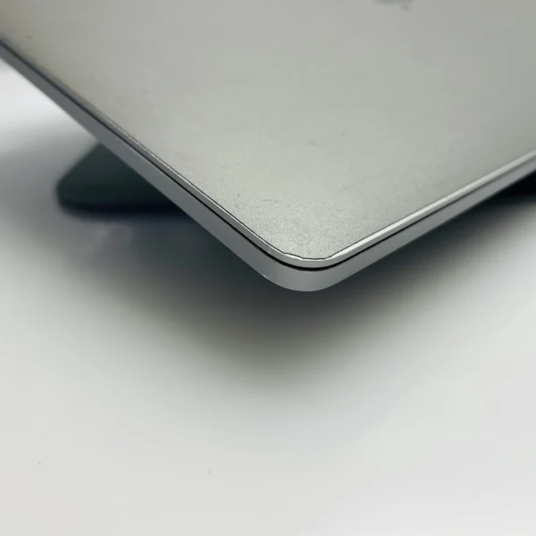 Apple Macbook Pro 15-inch “Core i9” 2.30GHz (TouchBar/2019) 16GB
