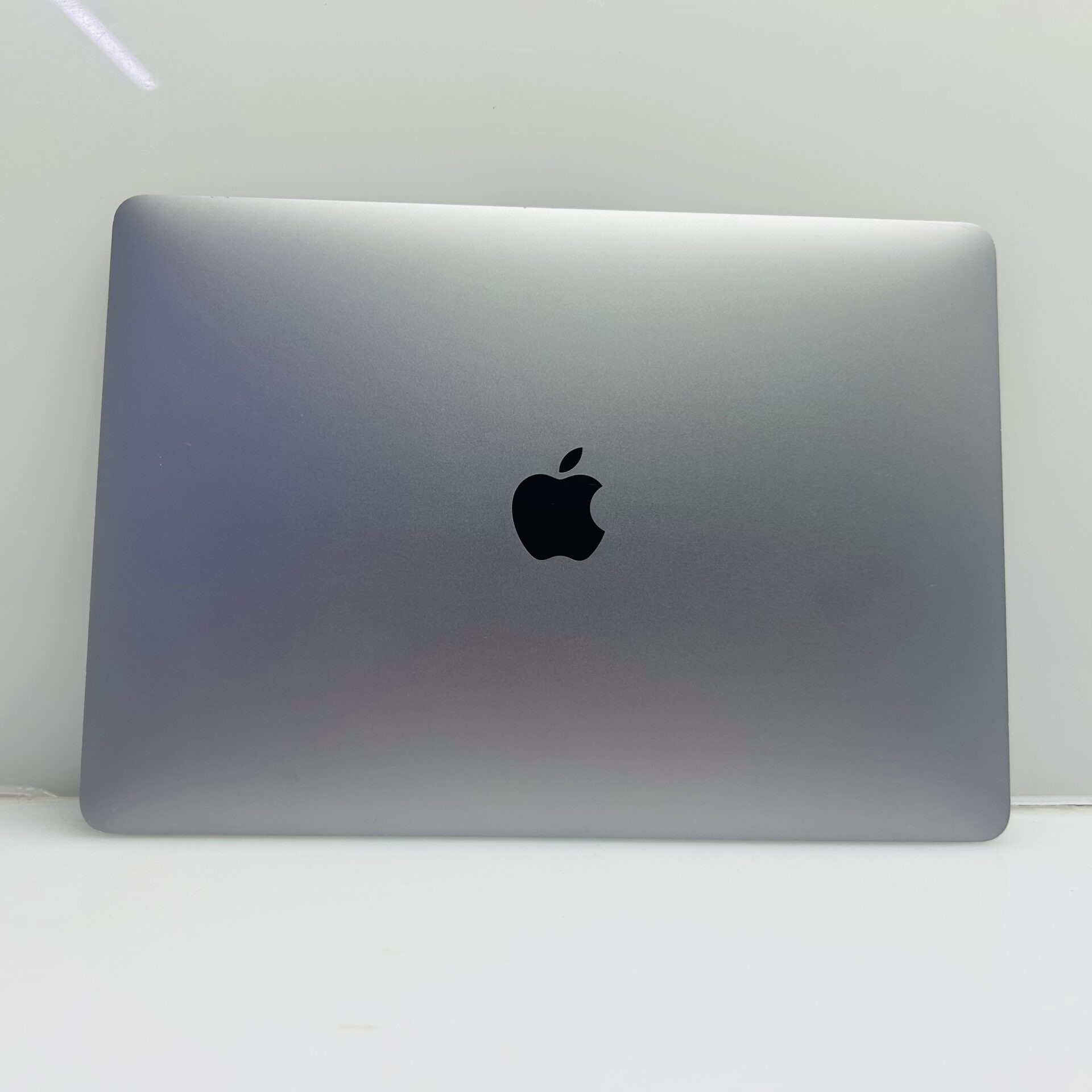 Apple MacBook Pro “M1” 13-Inch 8 CPU/ 8 GPU (2020) 8GB RAM 256GB