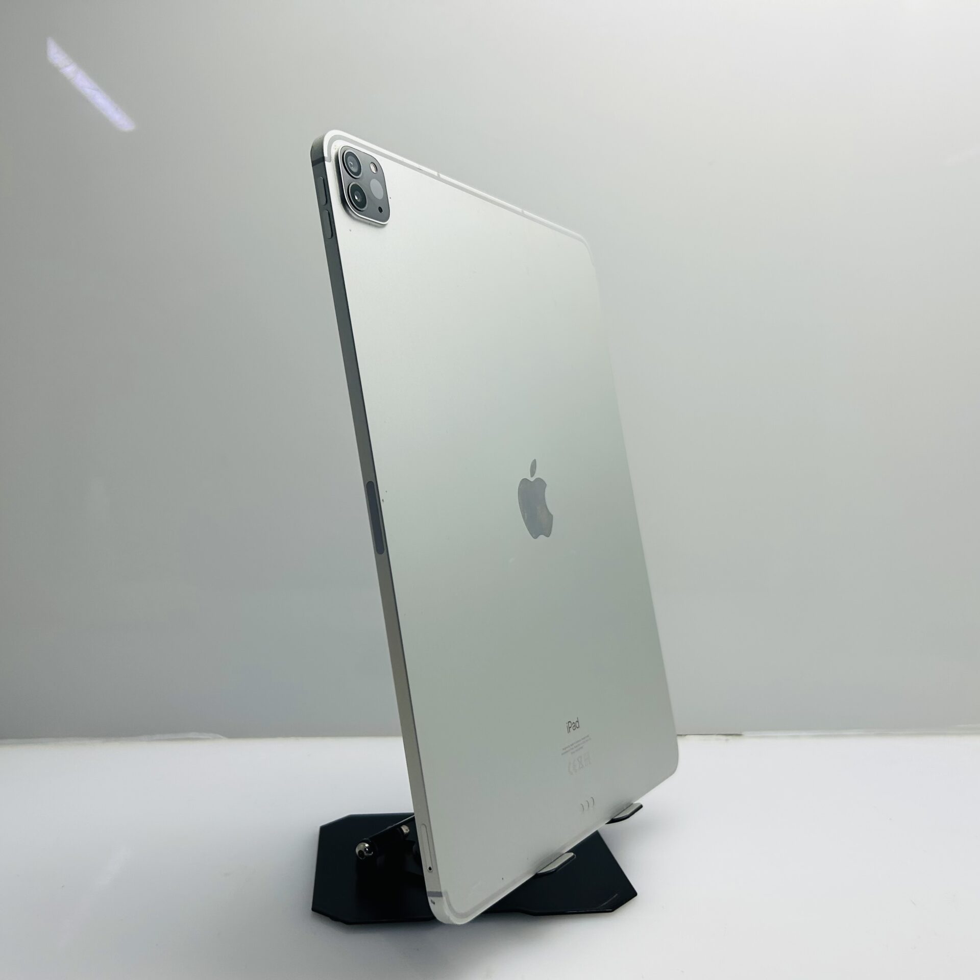 Apple iPad Pro 12.9″ 5th Gen (Wifi Only) 128GB Silver - (Grade B