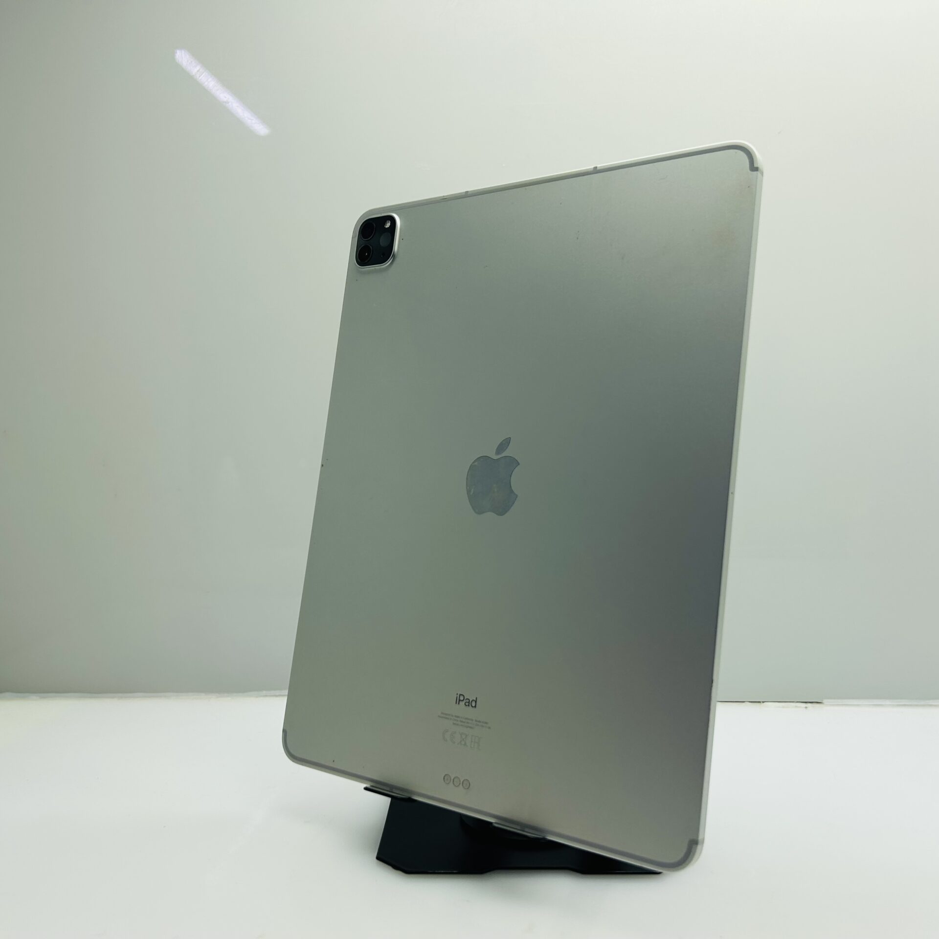 Apple iPad Pro 12.9″ 5th Gen (Wifi Only) 128GB Silver - (Grade B