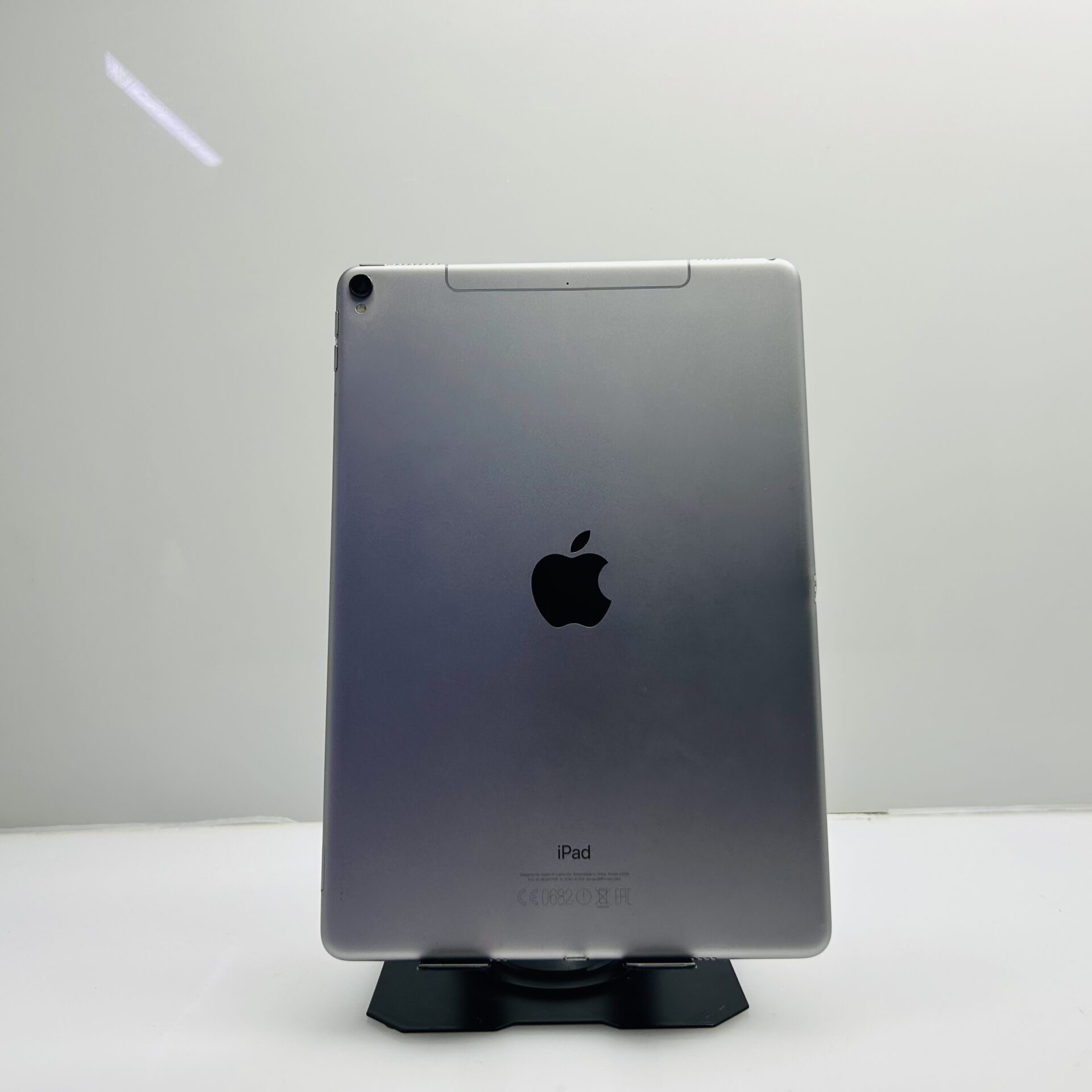 Apple iPad Pro 10.5″ 1st Gen (WiFi Only) 64GB Space Gray (Grade B