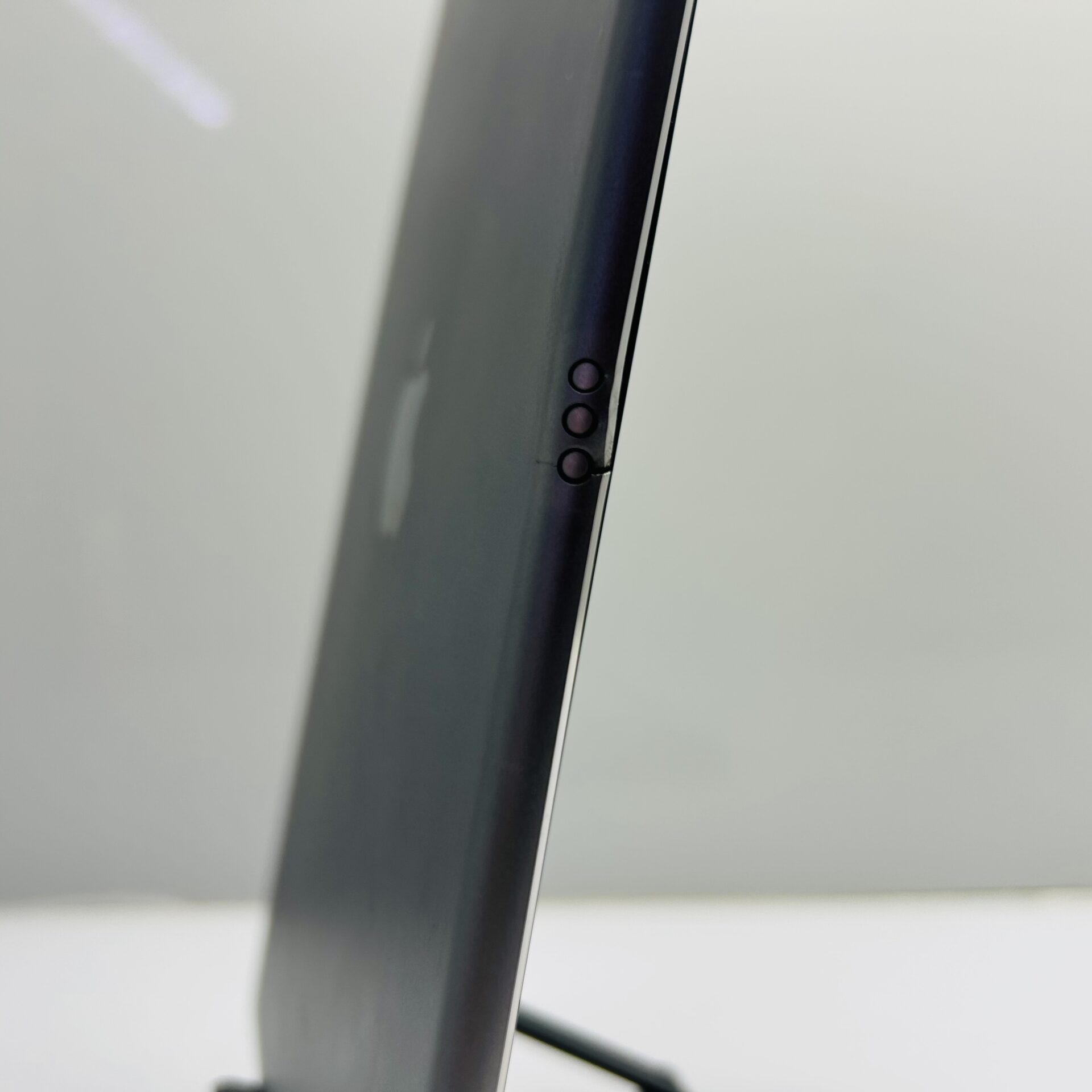 Apple iPad Pro 10.5″ 1st Gen (WiFi Only) 64GB Space Gray (Grade B