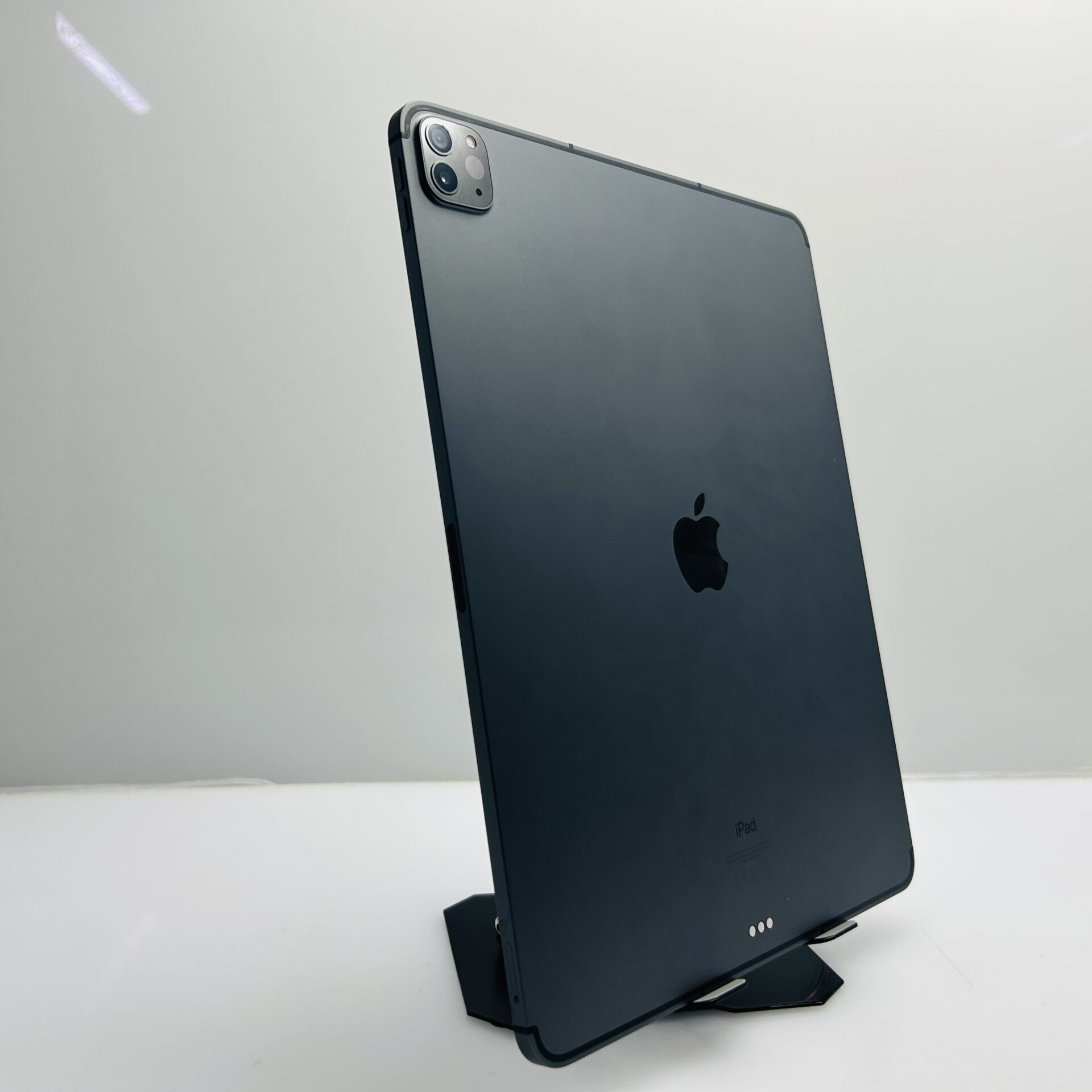 Apple iPad Pro 12.9″ 5th Gen (WiFi/Cellular) 256GB Space Gray