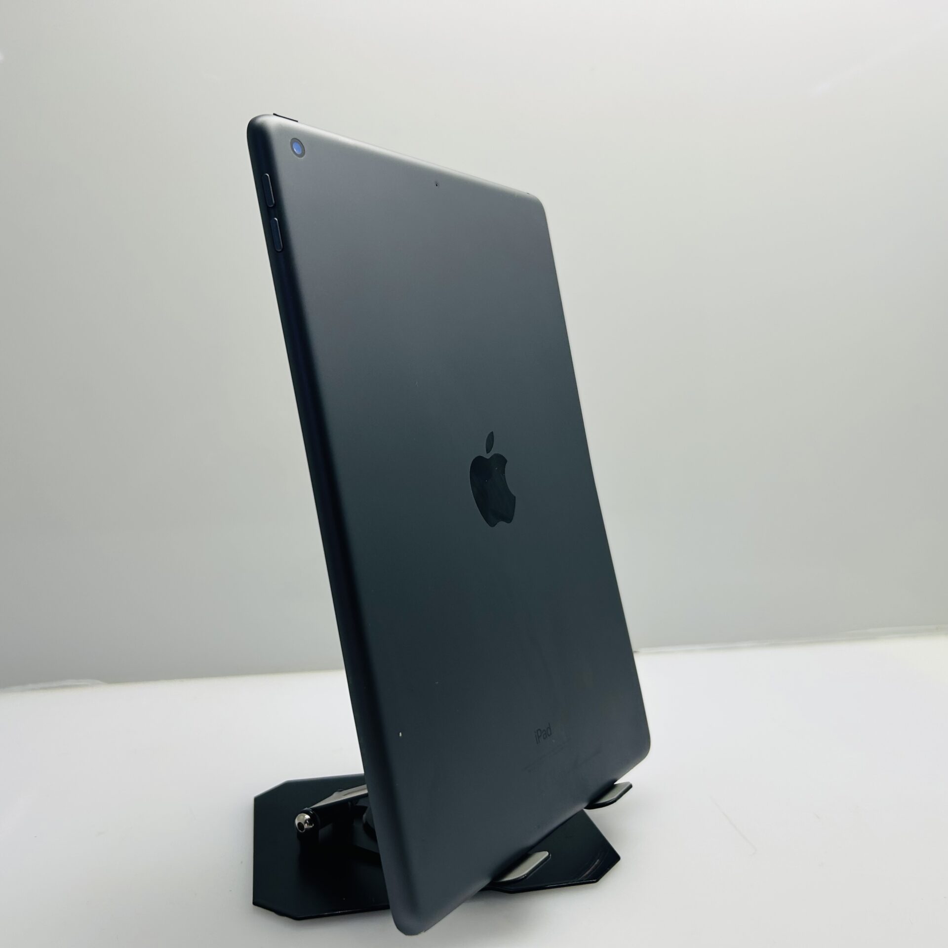 Apple iPad 10.2″ 9th Gen 64GB (Wifi Only) Space Gray – (Grade B) - Image 6