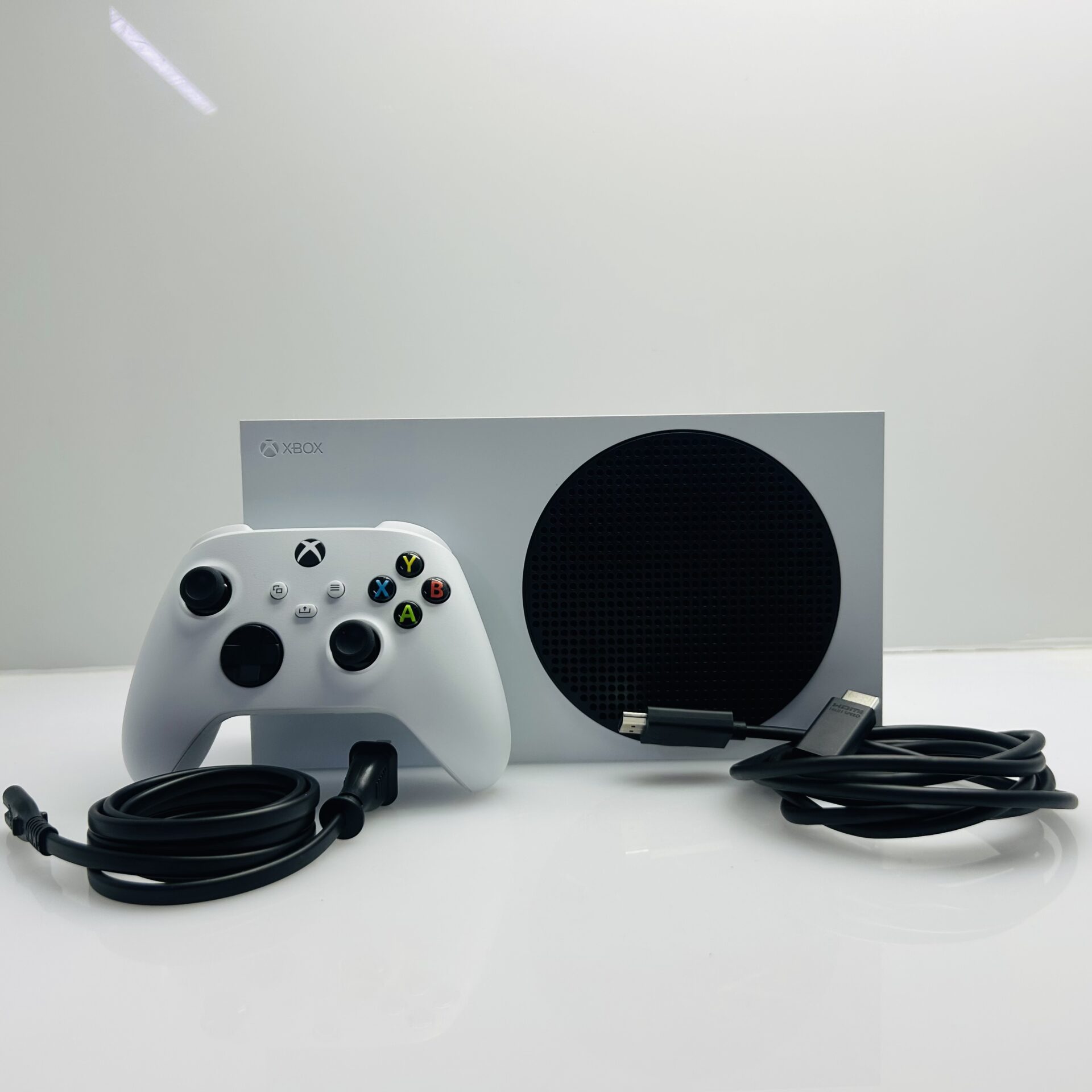 Xbox Series S 512GB White + 1 Controller + 1 Power Cable + 1 HDMI Cable (Grade A) - Image 10