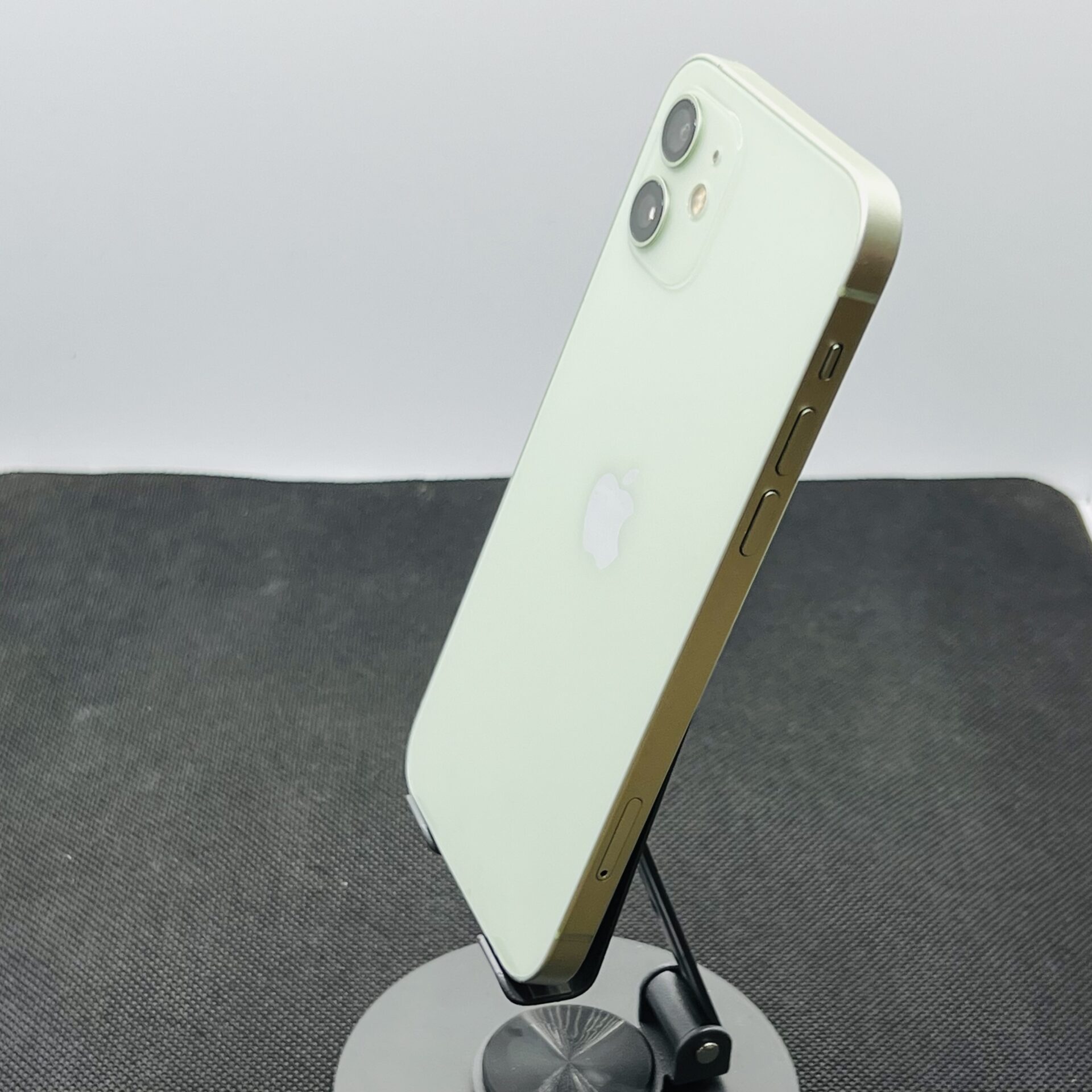 Apple iPhone 12 64GB Green – (Grade B) - Image 9