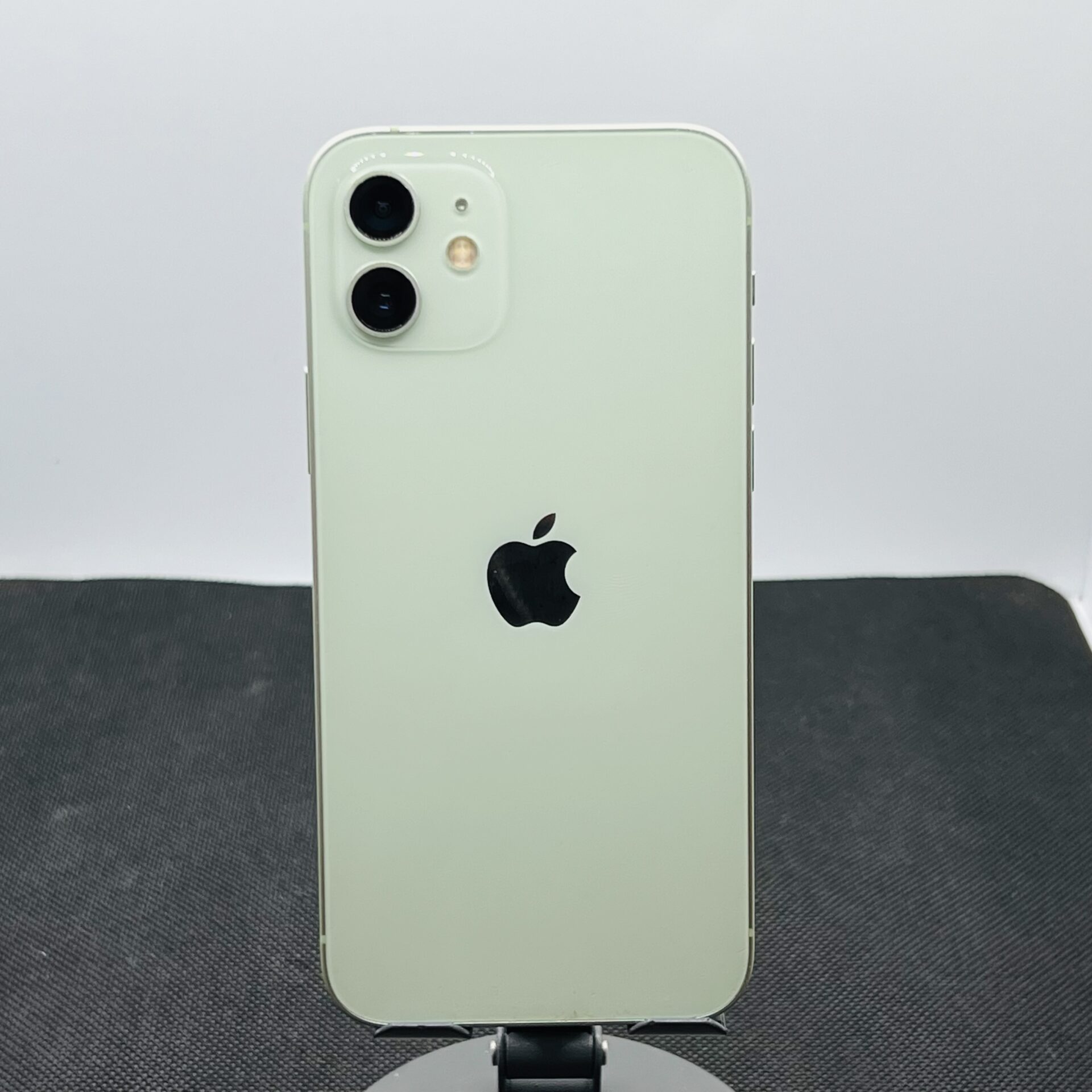 Apple iPhone 12 64GB Green – (Grade B) - Image 8
