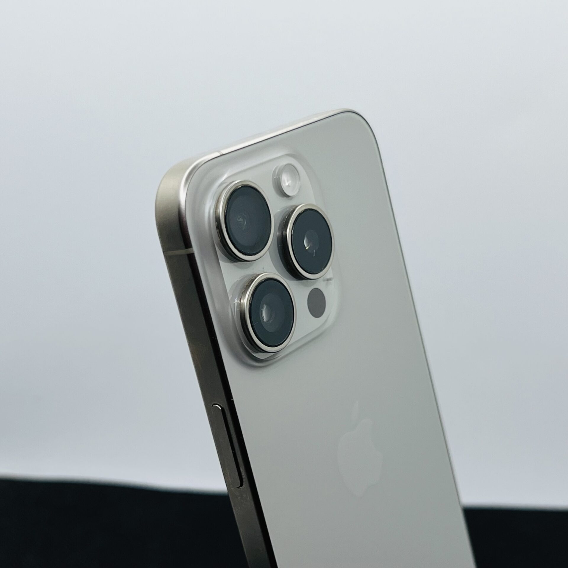 Apple iPhone 15 Pro 1TB Natural Titanium – (Grade B) | Epic Deals SA