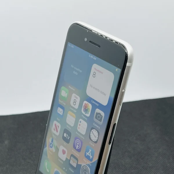 Apple iPhone 8 64GB Silver (Grade B) - Minor Bright Spots | Epic
