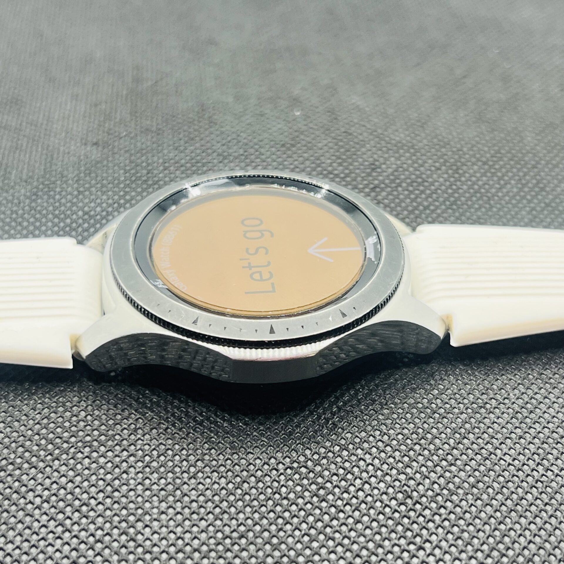 Galaxy Watch (SM-R800) 46mm Silver (Grade B) - With White Straps - Image 3