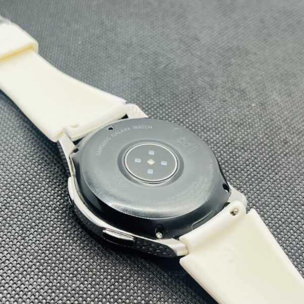 Galaxy Watch (SM-R800) 46mm Silver (Grade B) - With White Straps - Image 8