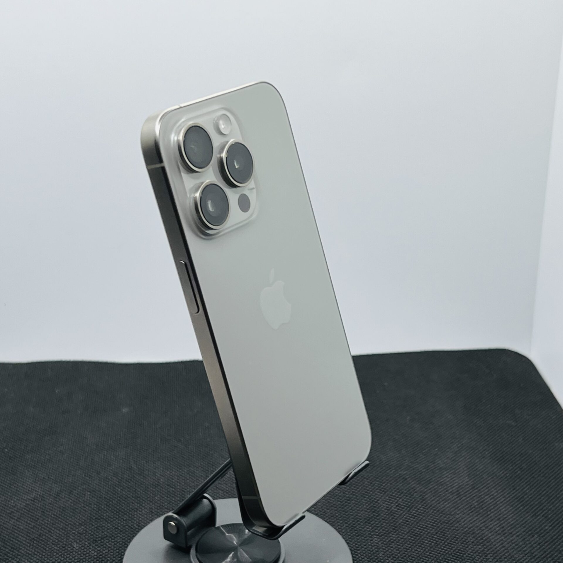 Apple iPhone 15 Pro 256GB Natural Titanium – (Grade B) - Image 10