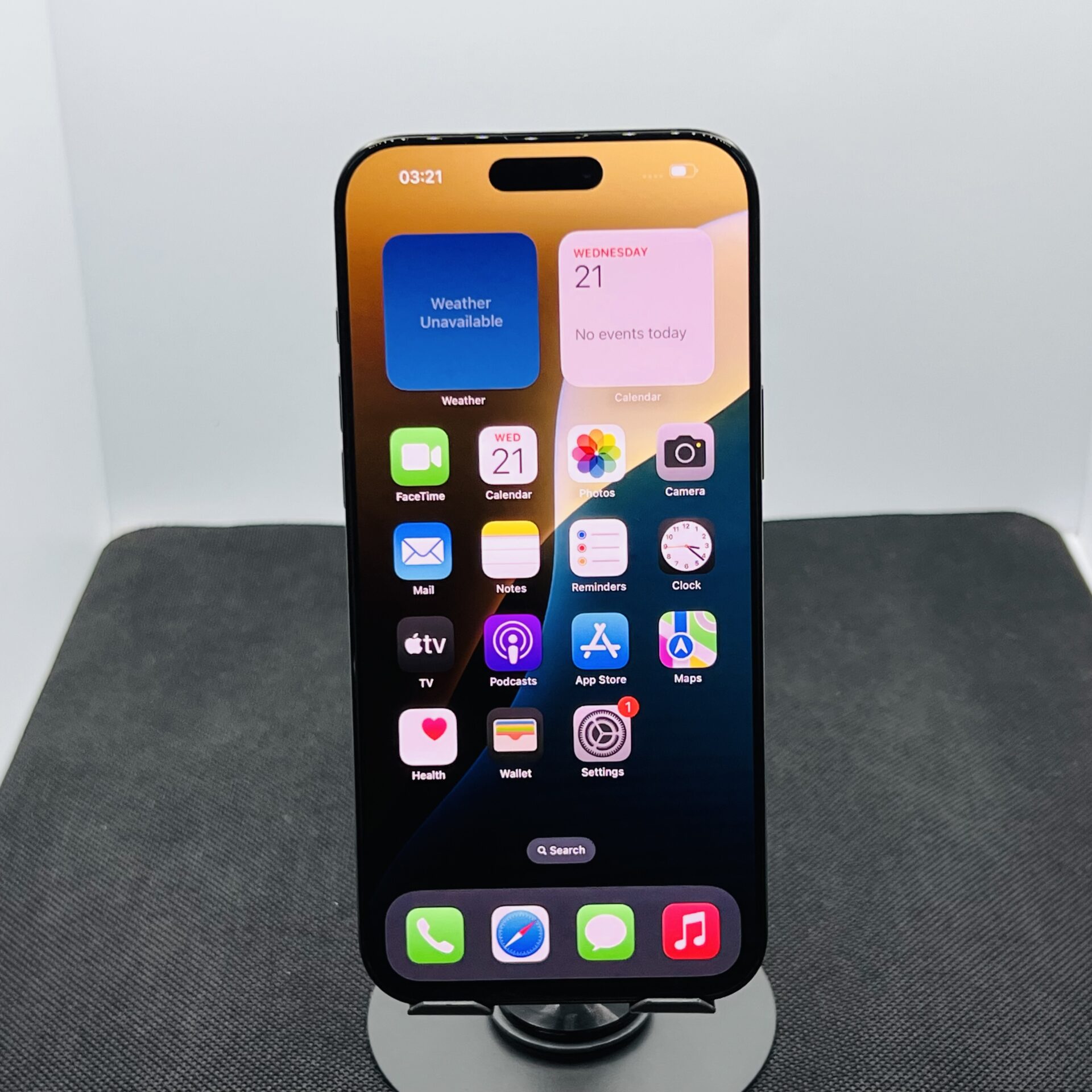 Apple iPhone 16 Pro Max 256GB Black Titanium – (Grade B) - Image 2