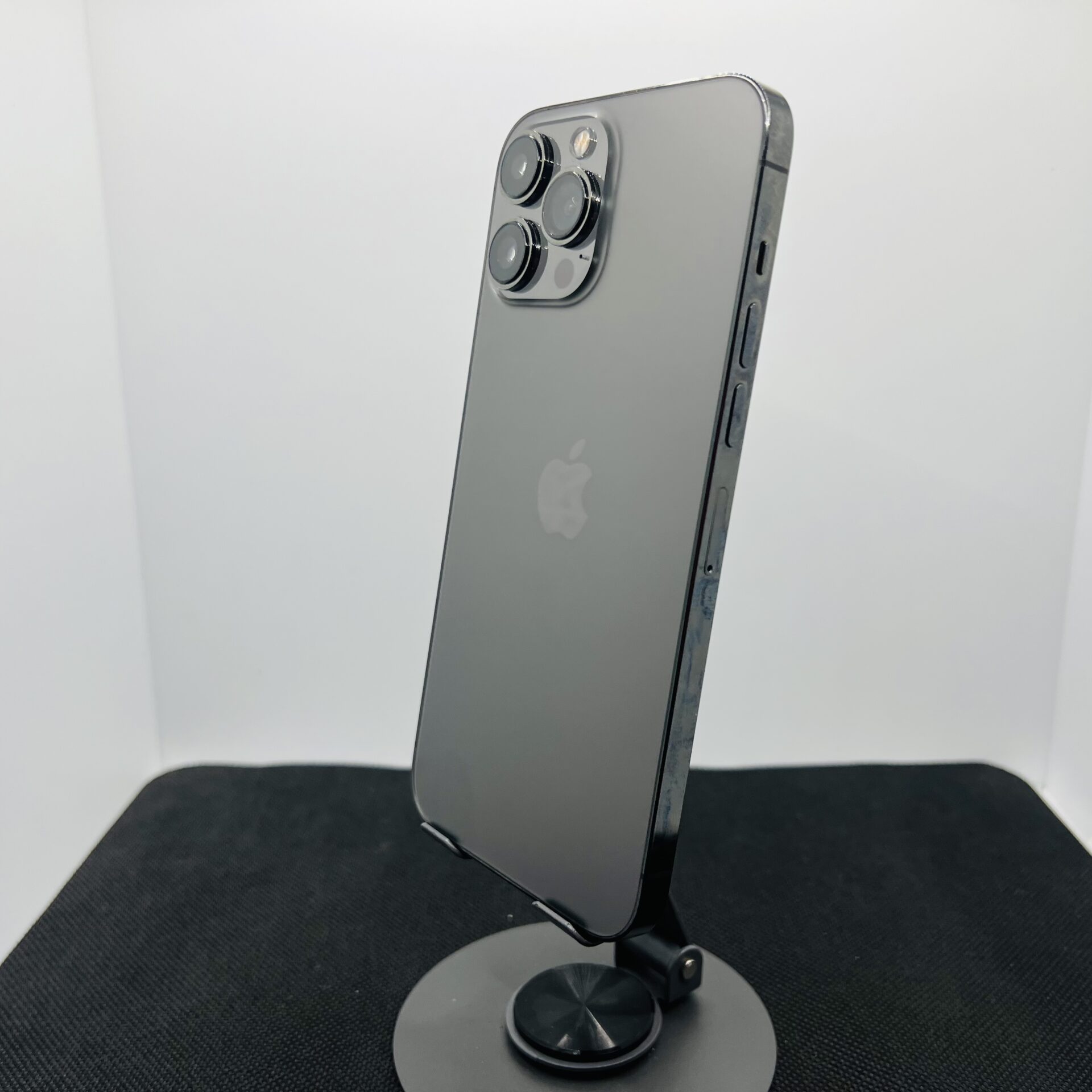 Apple iPhone 13 Pro Max 256GB Graphite (Grade B) - 1x Zoom