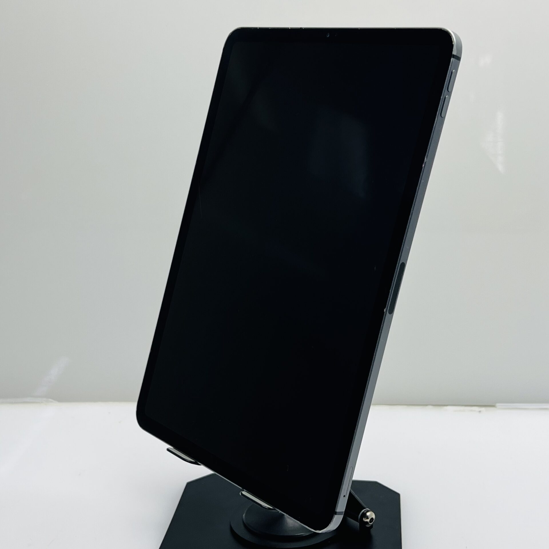 Apple iPad Pro 11″ 1st Gen (Wifi/Cellular) 512GB Space Gray (Grade