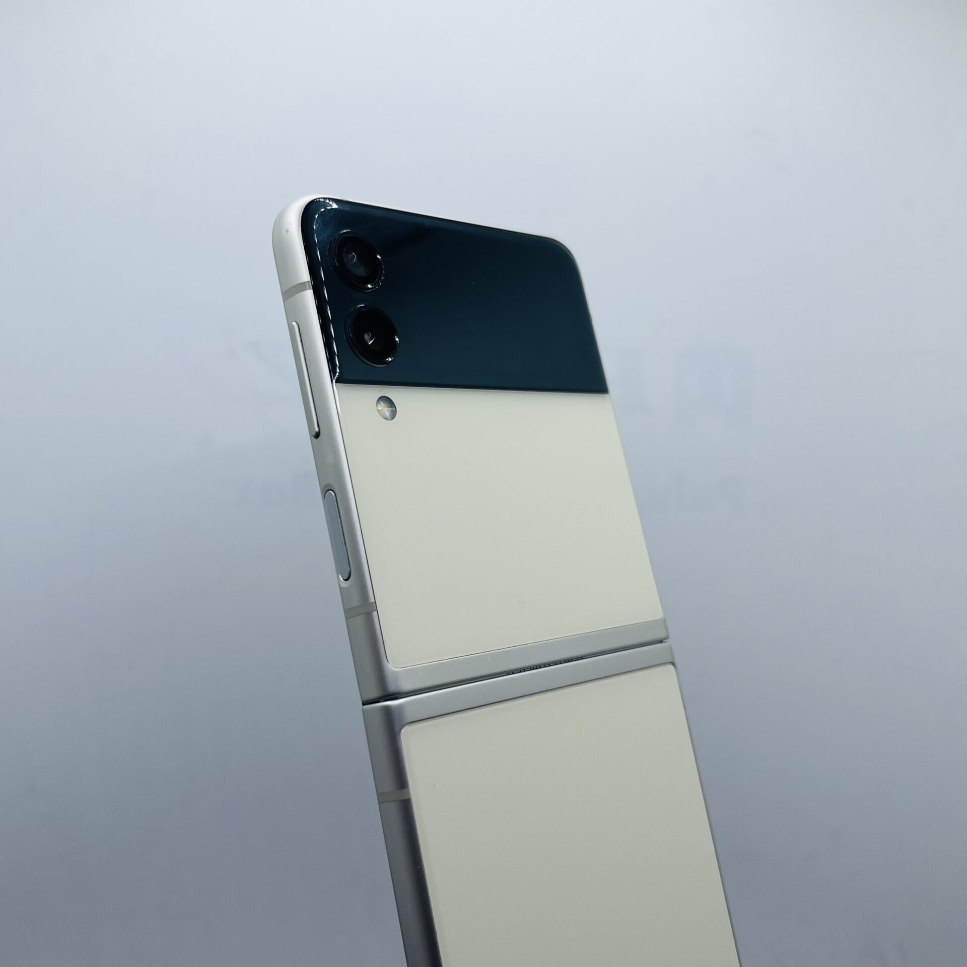 Galaxy Z Flip 256GB SIMフリー Cream