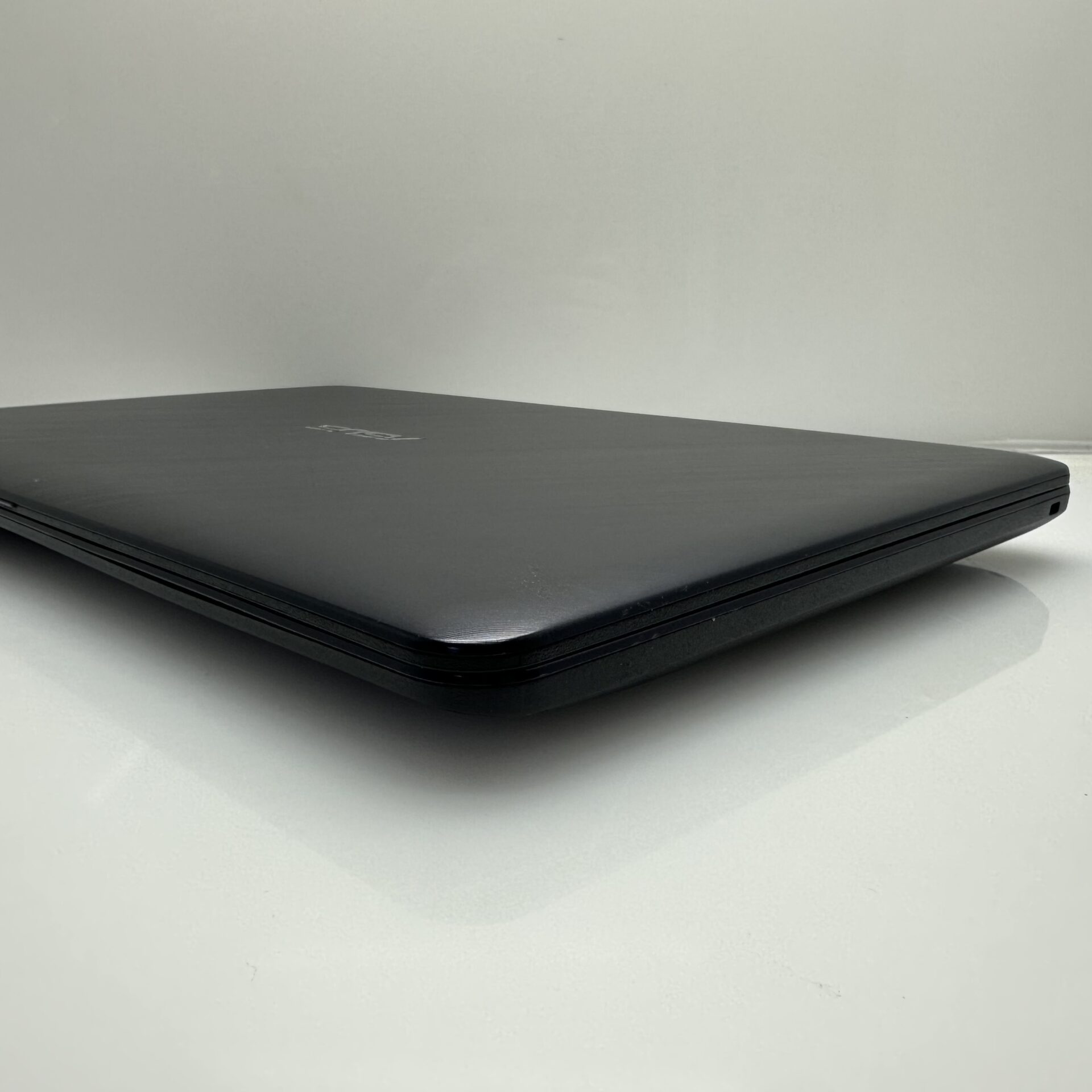 Asus VivoBook X543M “Celeron N4020” 1.10GHz 4GB RAM 256GB SSD Black/Blue - (Grade B) - Image 5