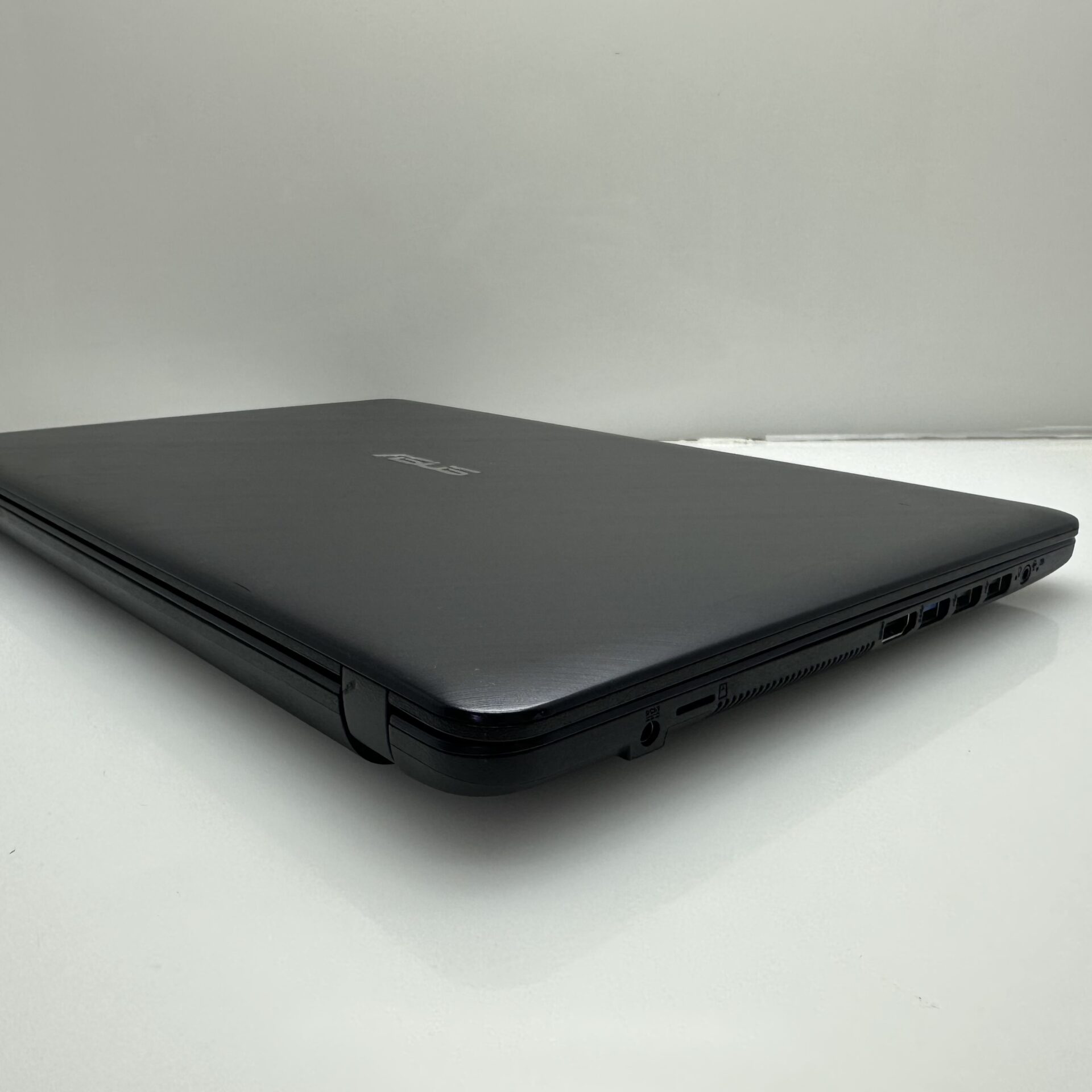 Asus VivoBook X543M “Celeron N4020” 1.10GHz 4GB RAM 256GB SSD Black/Blue - (Grade B) - Image 7