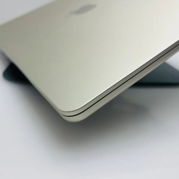 Apple MacBook Air 13-Inch “M3” 8 CPU/ 10 GPU (2024) 16GB RAM 512GB