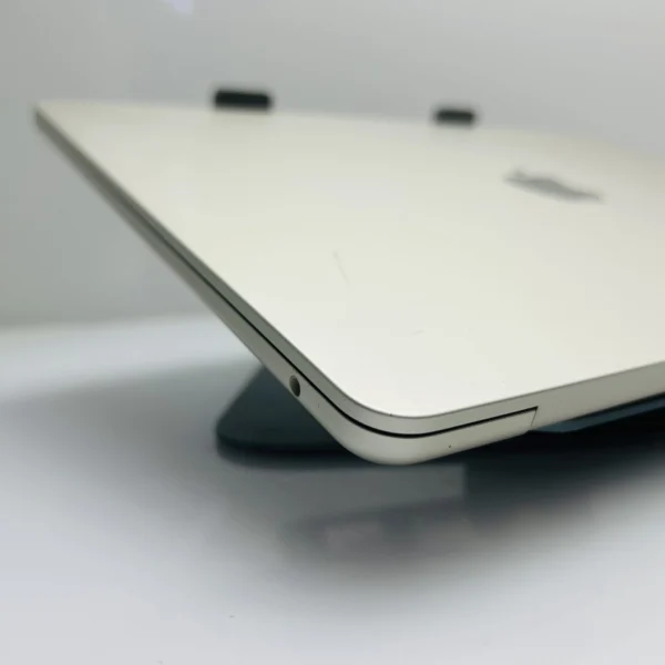 Apple MacBook Air 13-Inch “M3” 8 CPU/ 10 GPU (2024) 16GB RAM 512GB