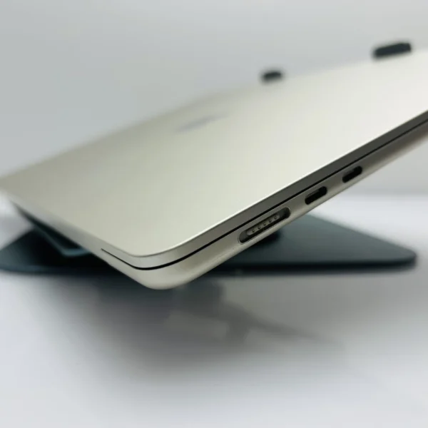 Apple MacBook Air 13-Inch “M3” 8 CPU/ 10 GPU (2024) 16GB RAM 512GB