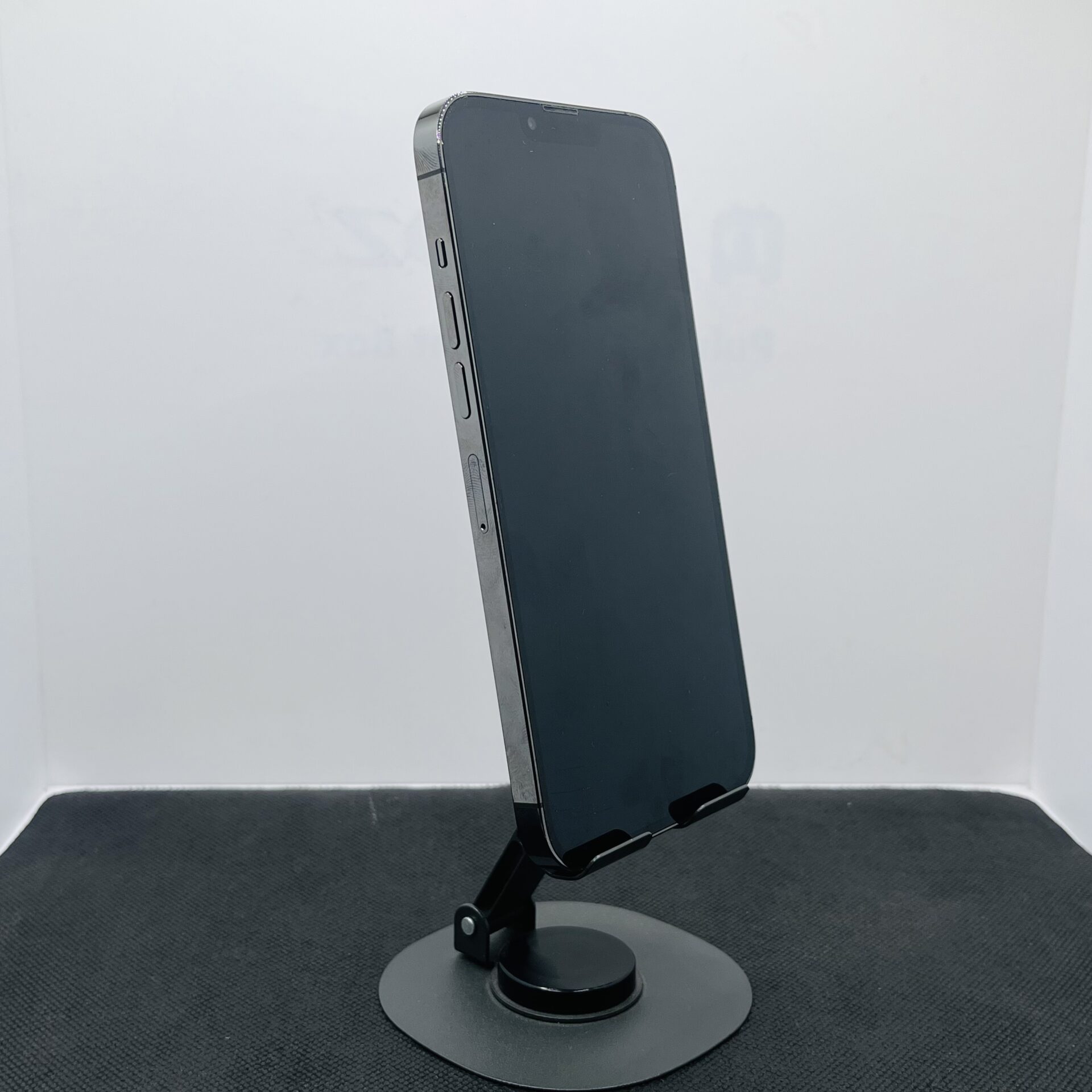 Apple iPhone 15 Pro 128GB Black - (Grade B) - Image 2
