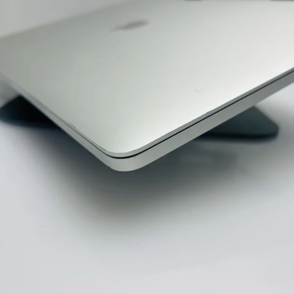 Apple MacBook Pro 16-Inch “Core i7” 2.6GHz (TouchBar/2019) 16GB