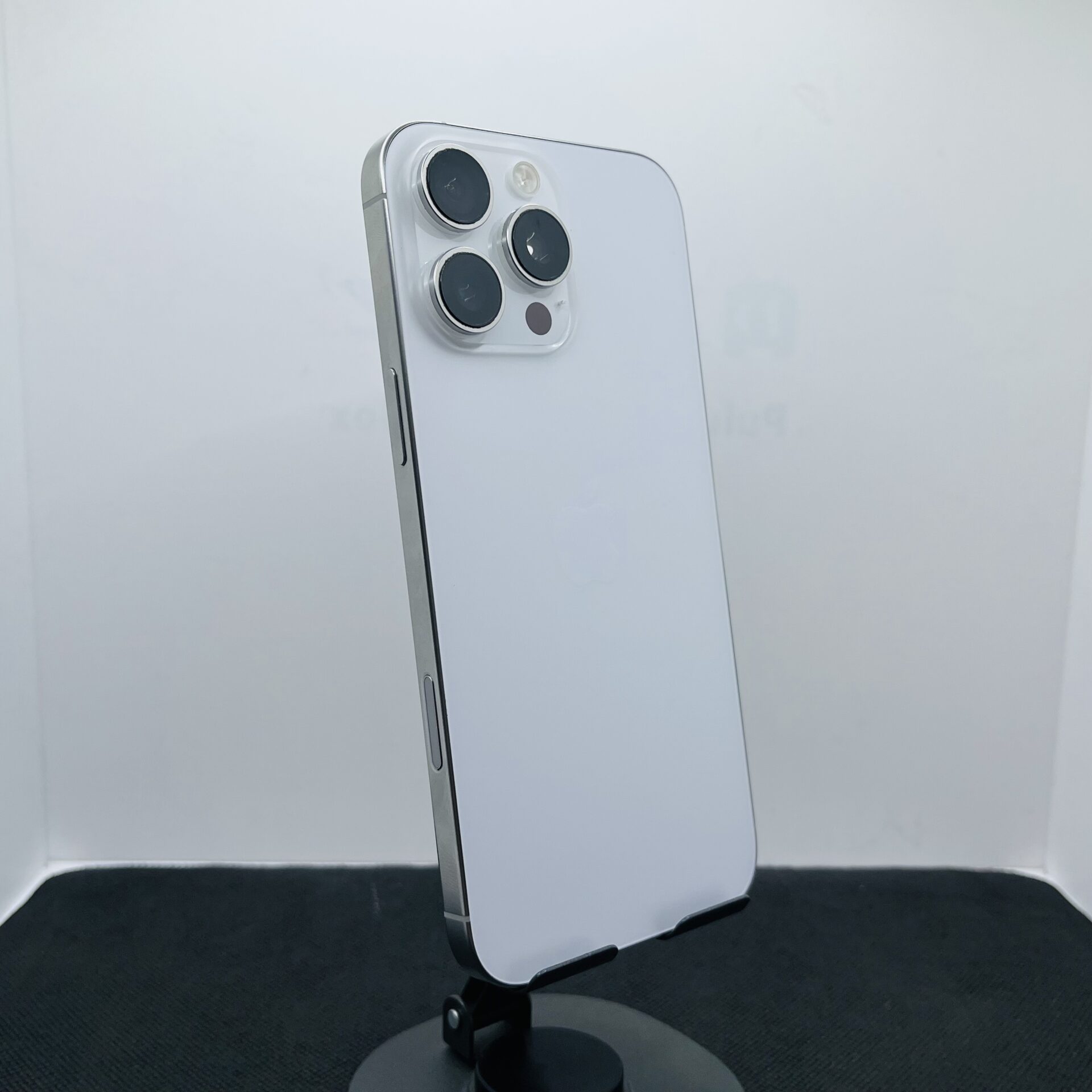 Apple iPhone 16 Pro Max 256GB White Titanium - (Grade B) - Image 8