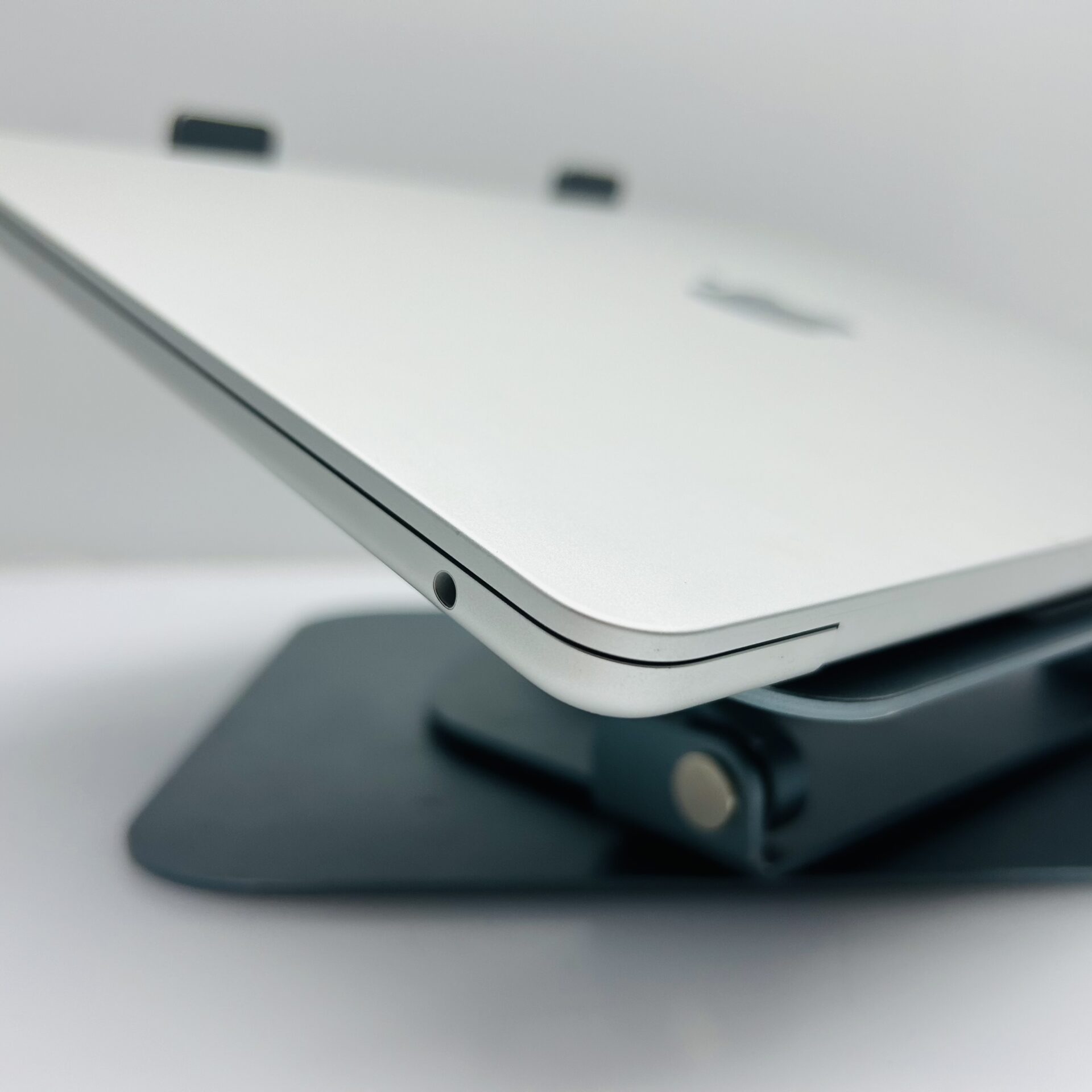 Apple MacBook Air “M3” 13-Inch 8 CPU/ 10 GPU (2024) 24GB RAM 512GB