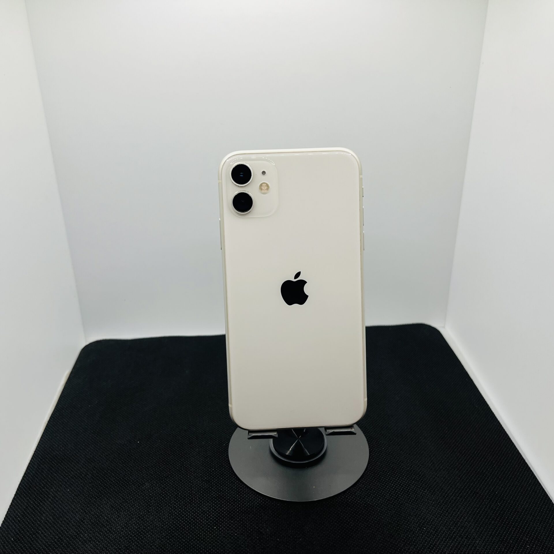 Apple iPhone 11 128GB White – (Grade B) | Epic Deals SA