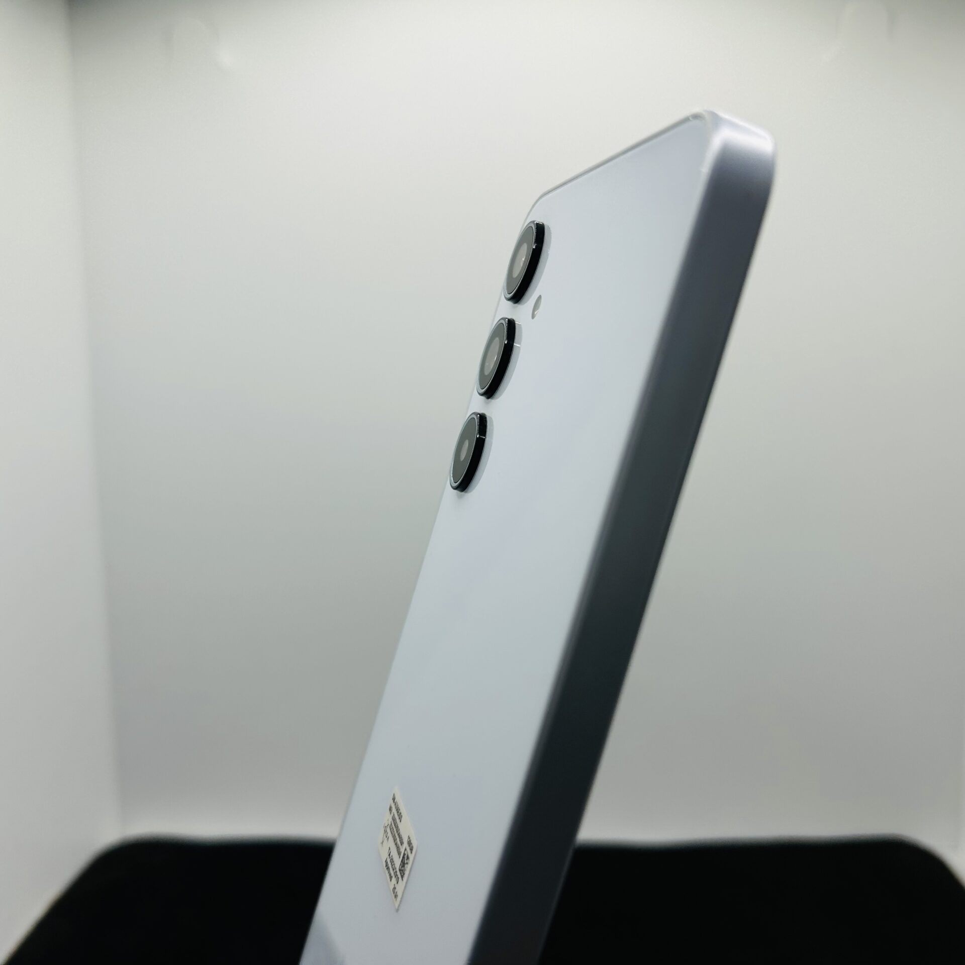 Samsung Galaxy A35 128GB Awesome Iceblue – (Grade B) - Image 9
