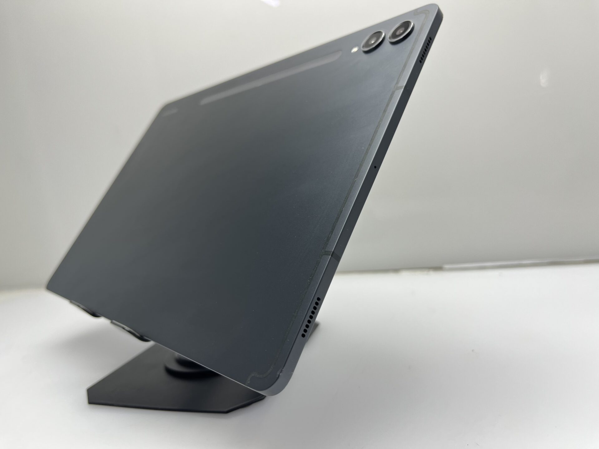 SALE: Samsung Galaxy Tab S9 Plus 256GB Graphite - (Condition: Good) - Image 8