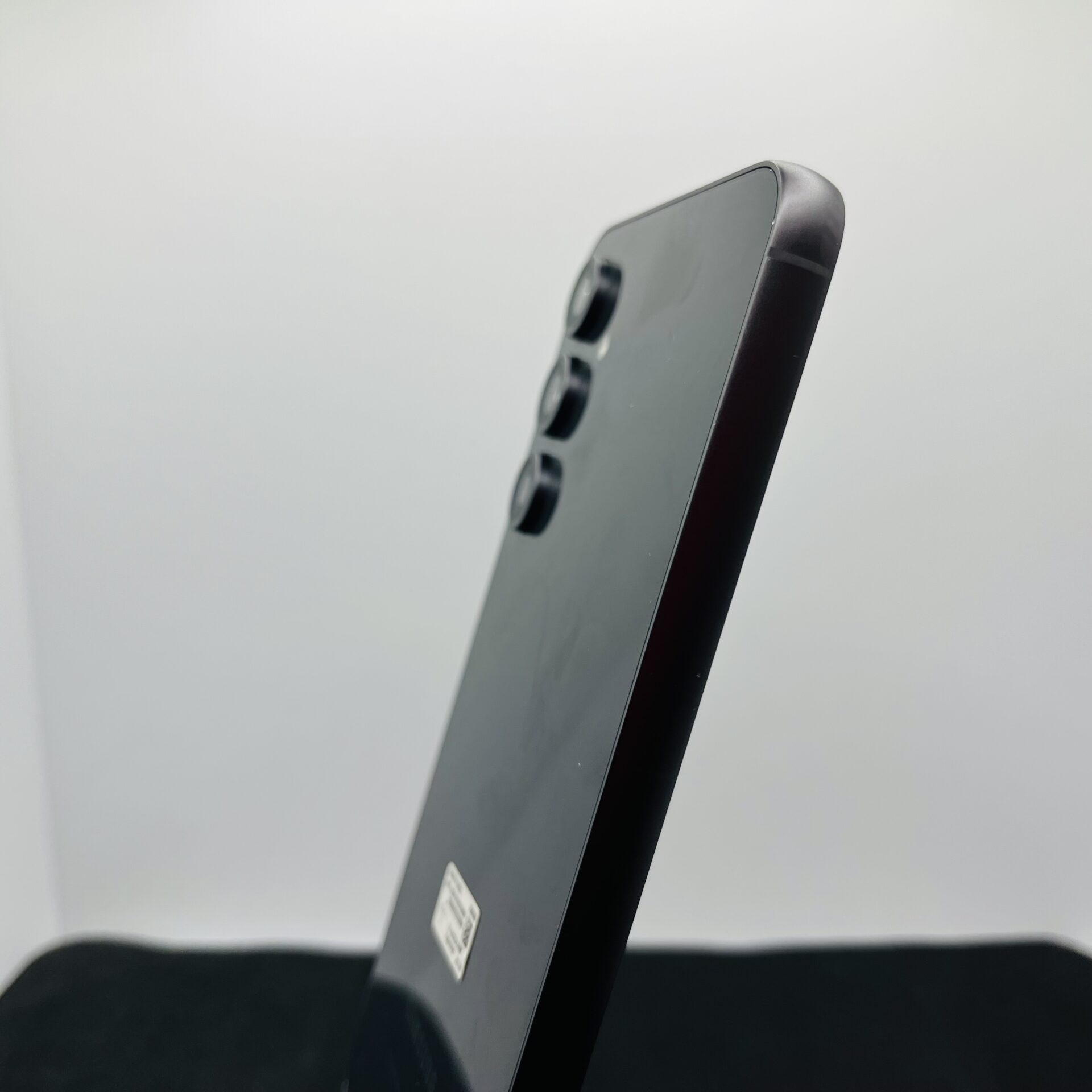 Samsung Galaxy S23 FE 256GB Graphite – (Grade B) - Image 8