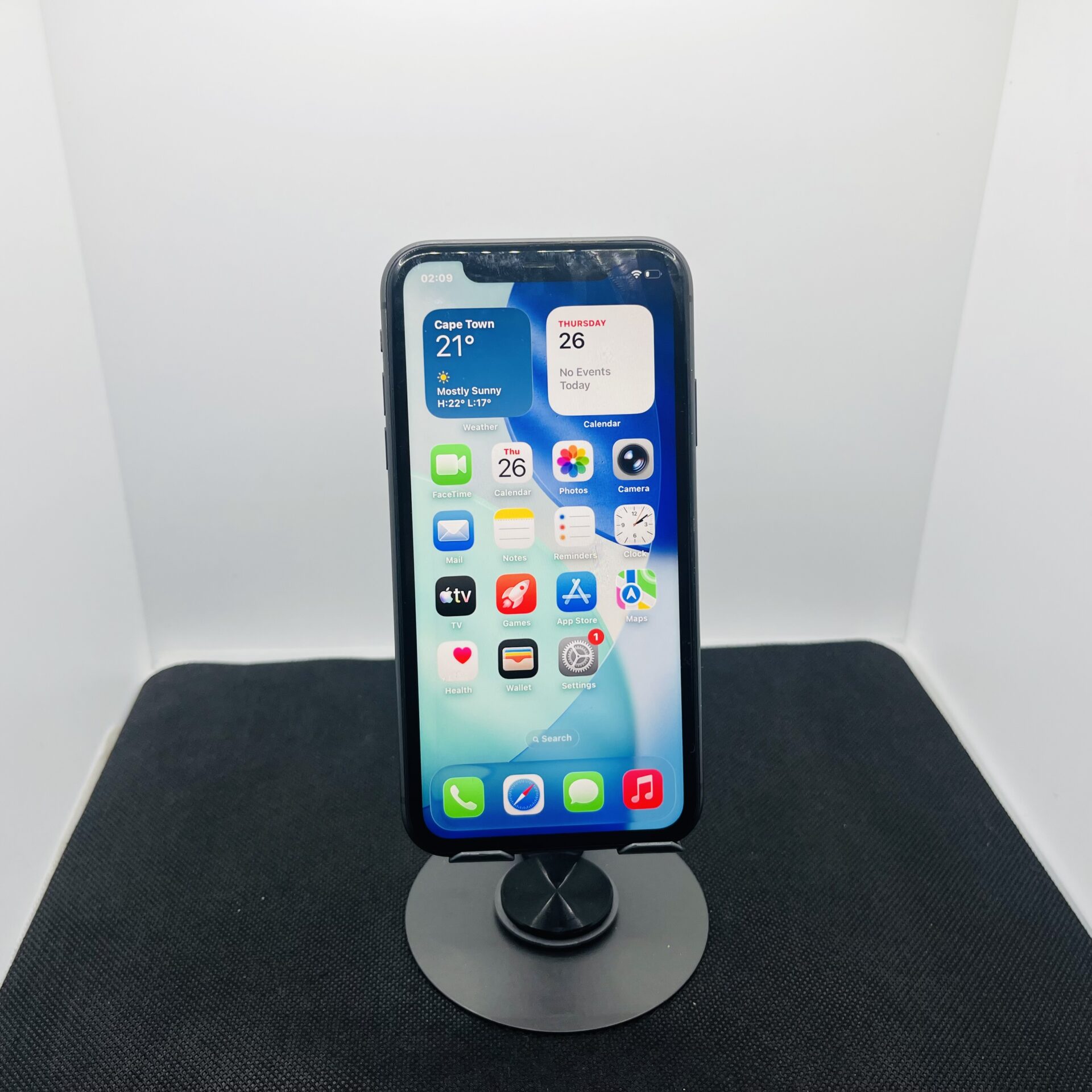 Apple iPhone 11 64GB Black (Grade B) - Bright Spots And No Face ID - Image 3