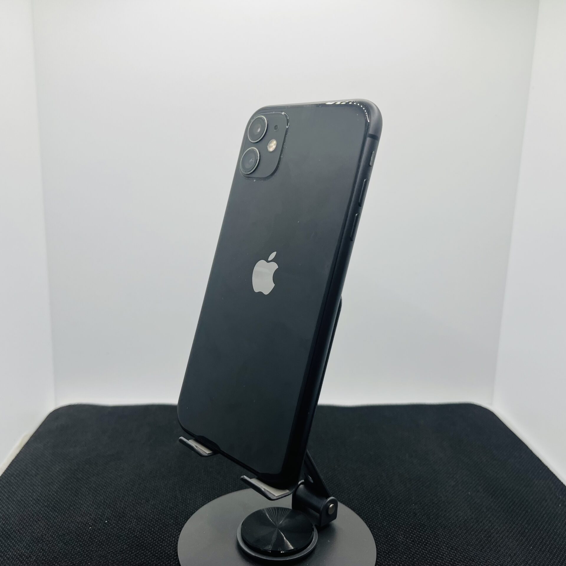 Apple iPhone 11 64GB Black (Grade B) - Bright Spots And No Face ID - Image 5