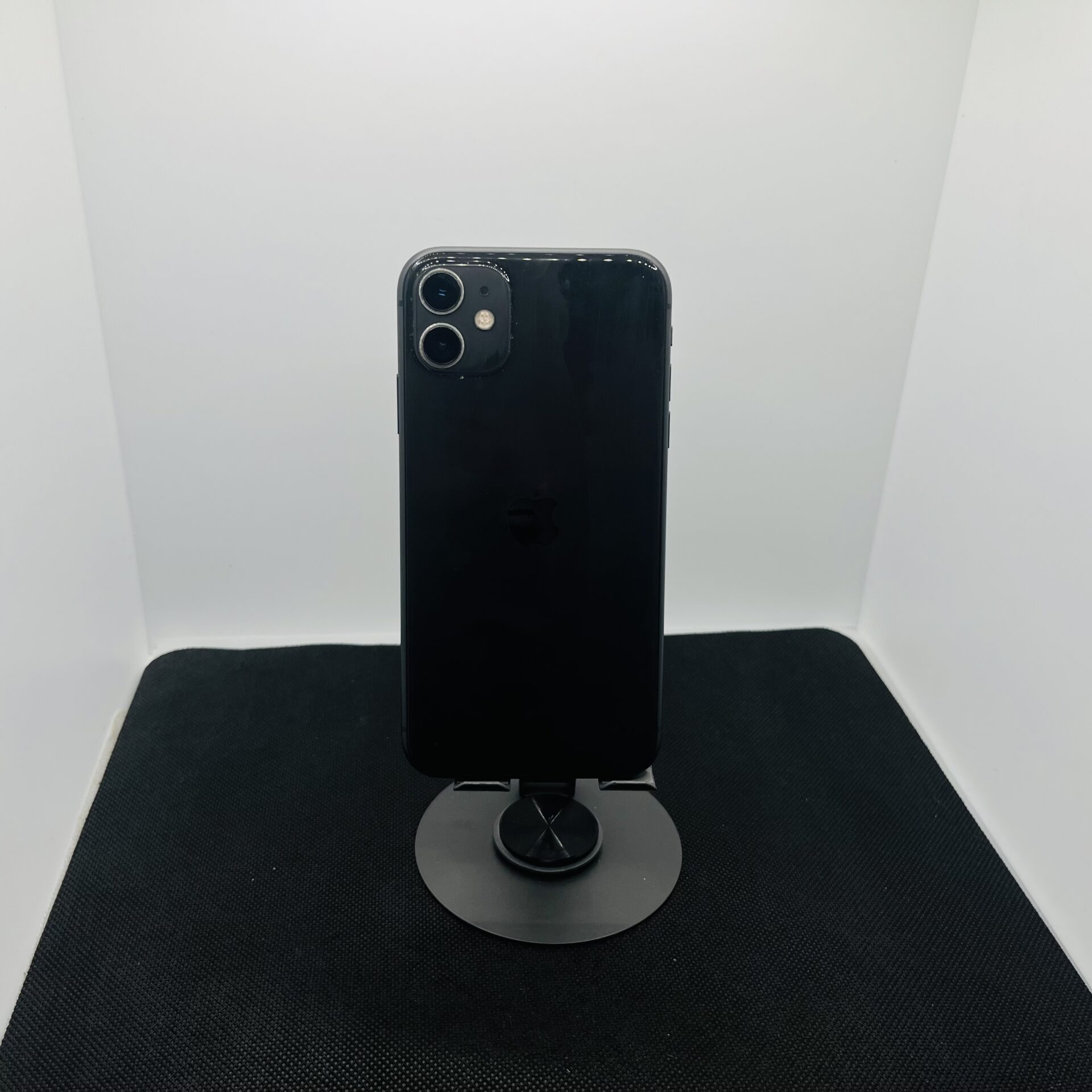 Apple iPhone 11 64GB Black (Grade B) - Bright Spots And No Face ID - Image 6