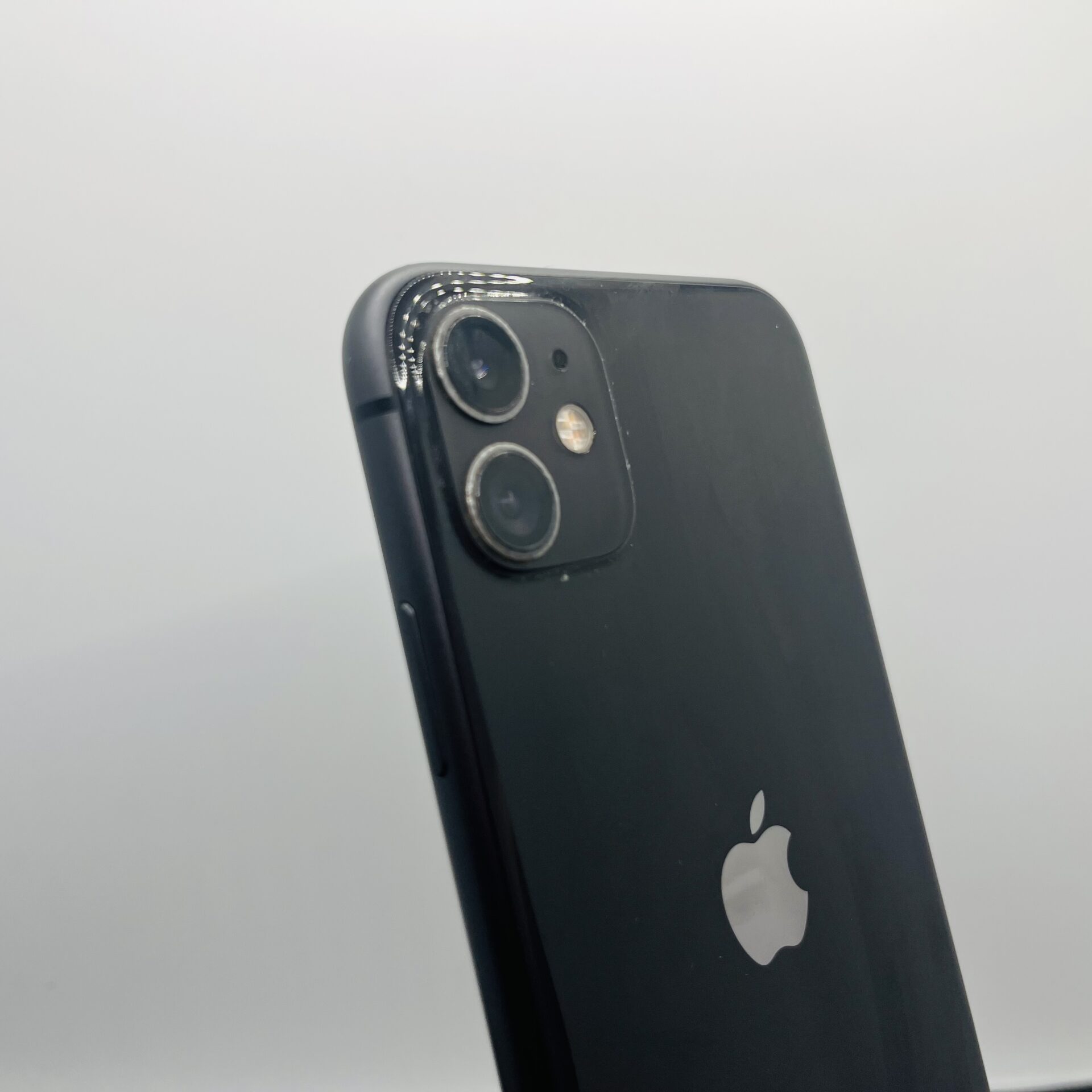Apple iPhone 11 64GB Black (Grade B) - Bright Spots And No Face ID - Image 9