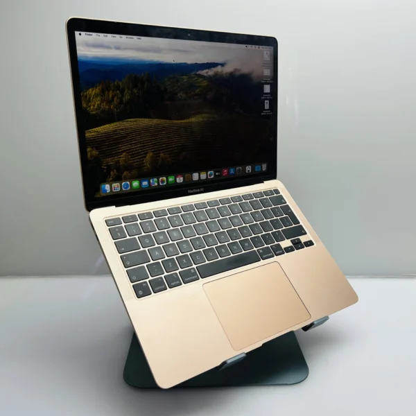 Apple MacBook Air “M1” 13-Inch 8CPU/7 GPU (2020) 8GB RAM 256GB SSD