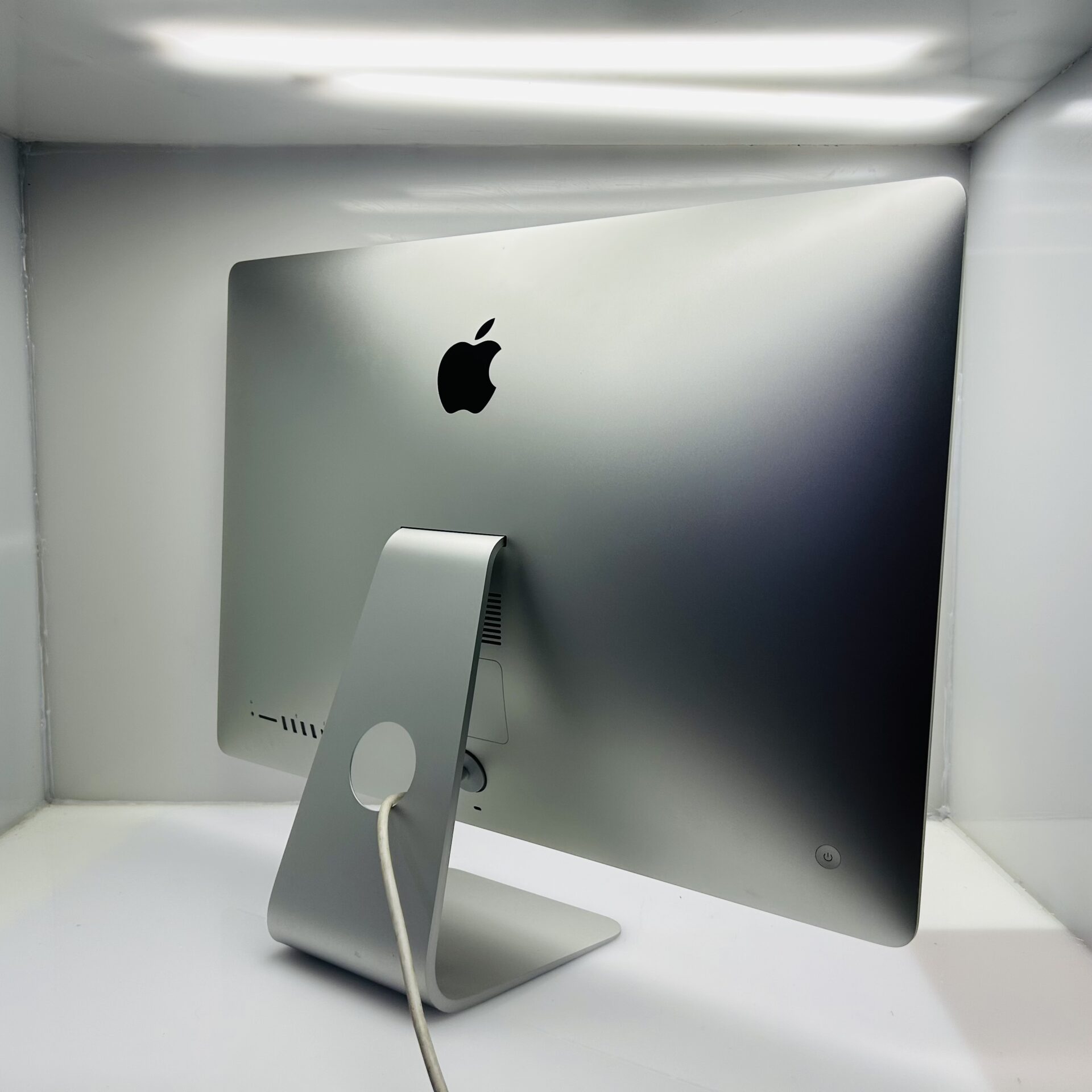 Buy Used Apple iMac 27-Inch “Core i5” 3.1GHz (5K, 2020) 8GB RAM