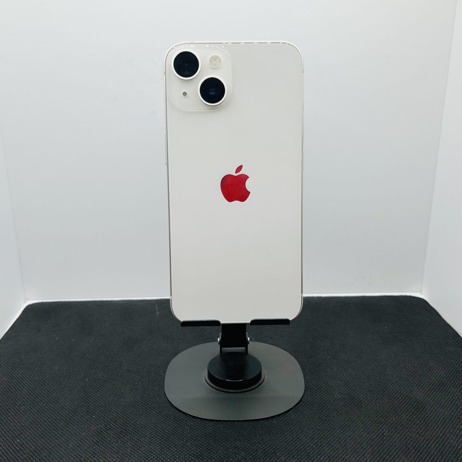 Apple iPhone 14 256GB White - (Grade B) - Image 9