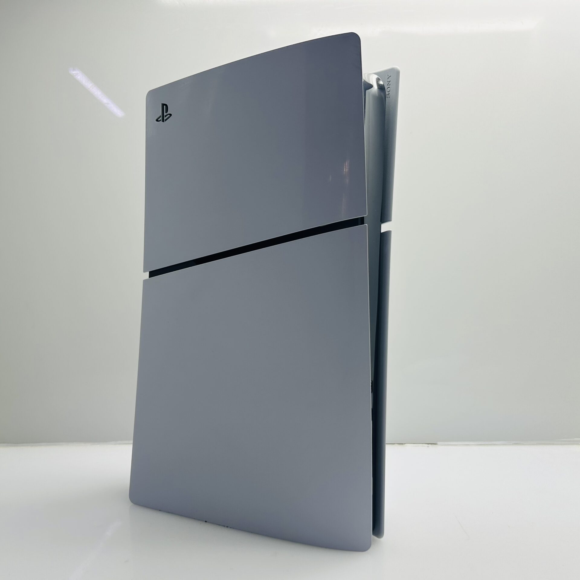 Playstation 5 Slim Physical Disk Edition 1TB White + 2 Controllers + 1 Game + HDMI Cable + Power Cable (Grade A) - Image 4