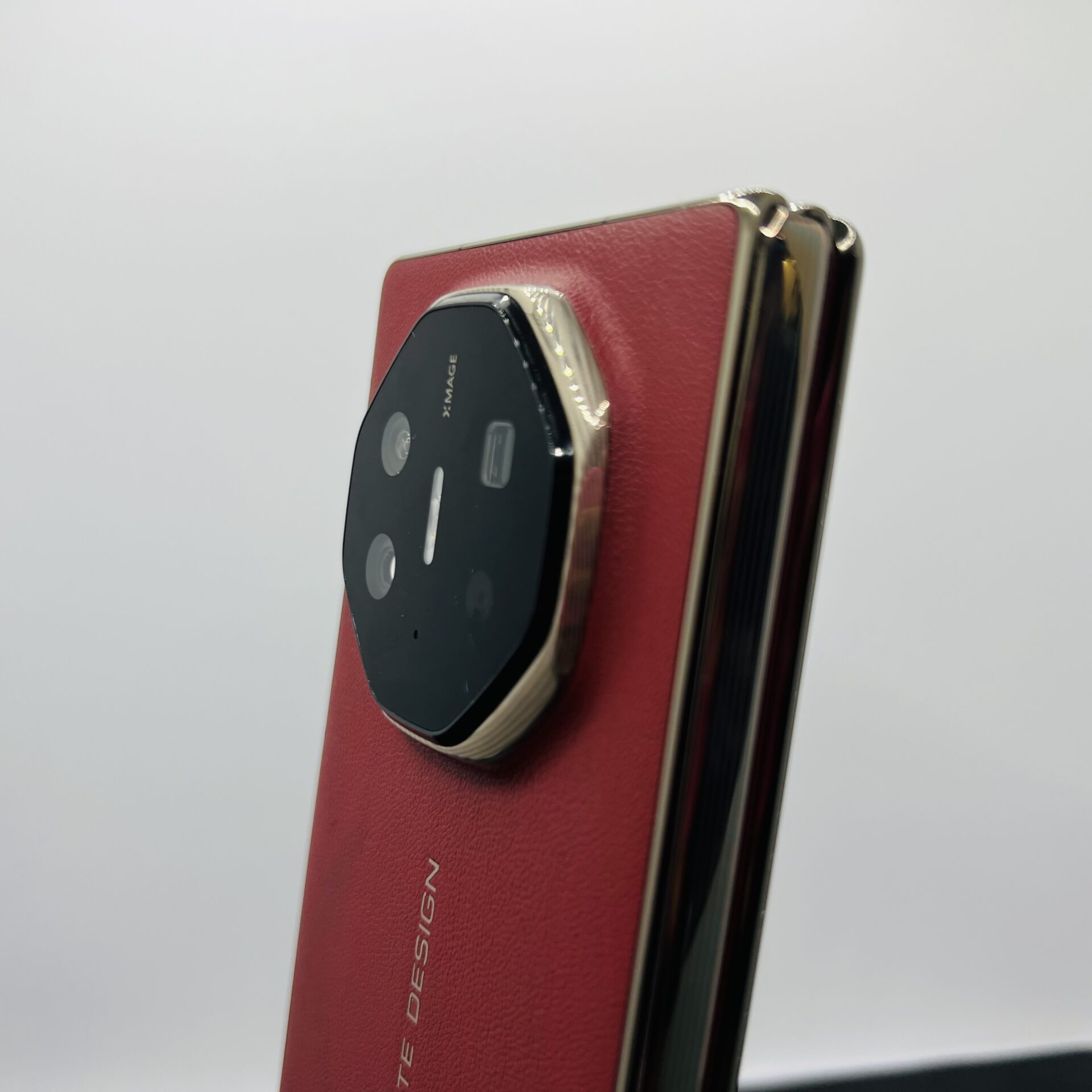 Huawei Mate XT Ultimate 1TB Red - (Grade B) - Image 12