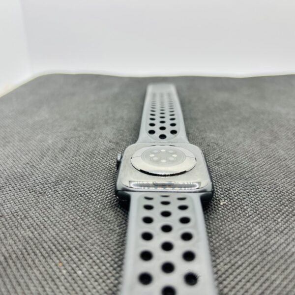 Apple Watch Series 6 44mm GPS Only Space Gray (Grade B) – With
