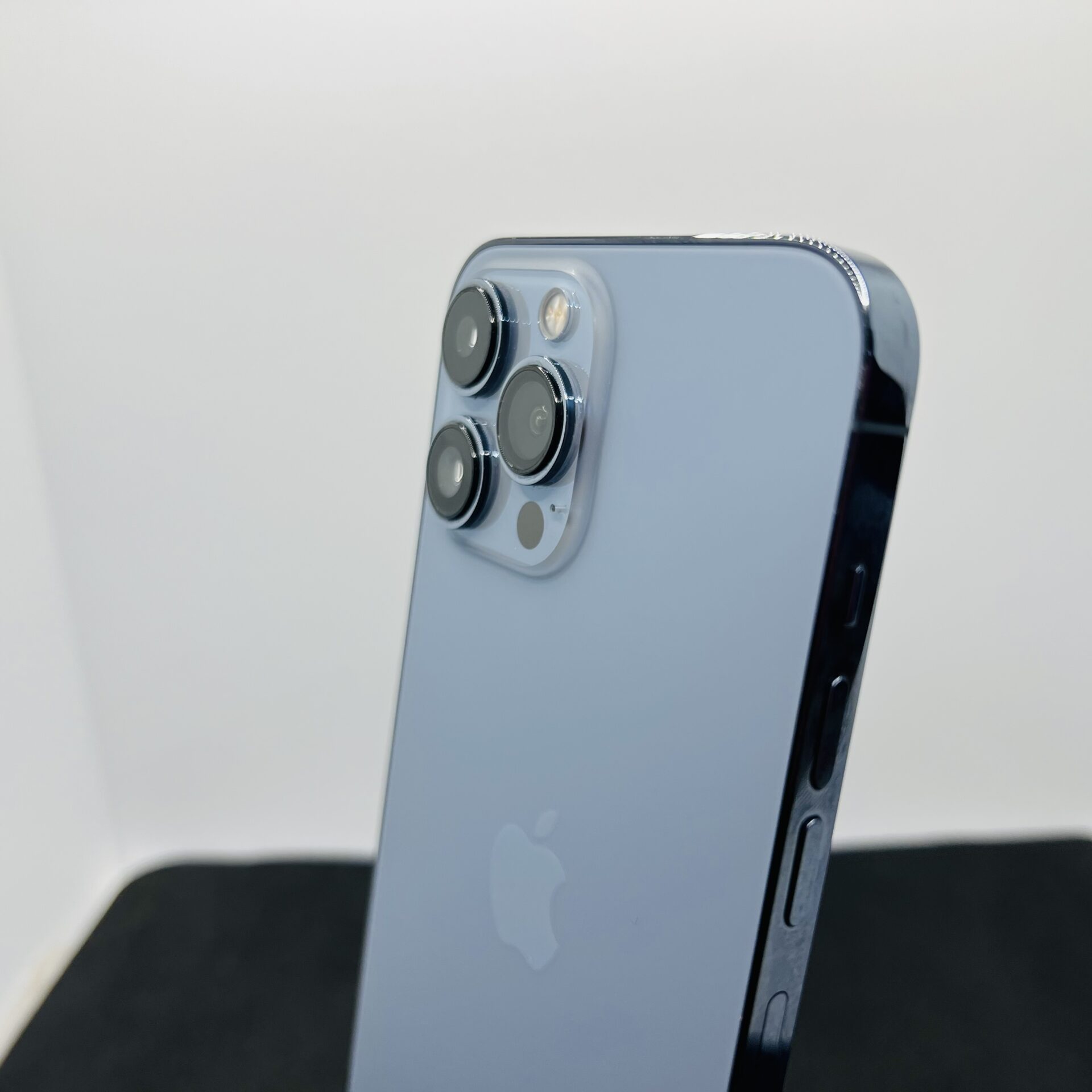 Apple iPhone 13 Pro Max 512GB Sierra Blue – (Grade B) - Image 8