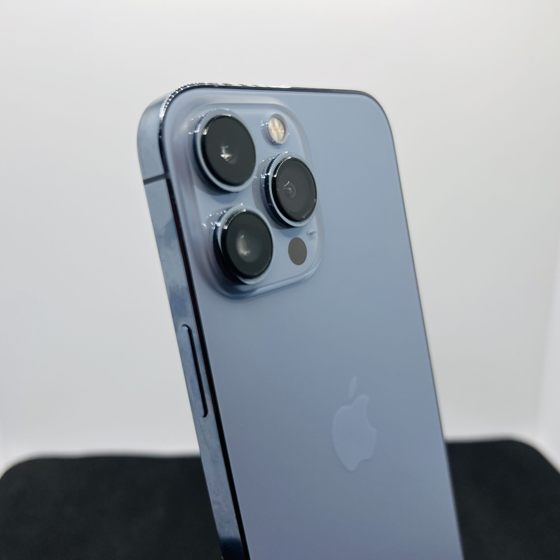 Apple iPhone 13 Pro Max 512GB Sierra Blue – (Grade B) - Image 9