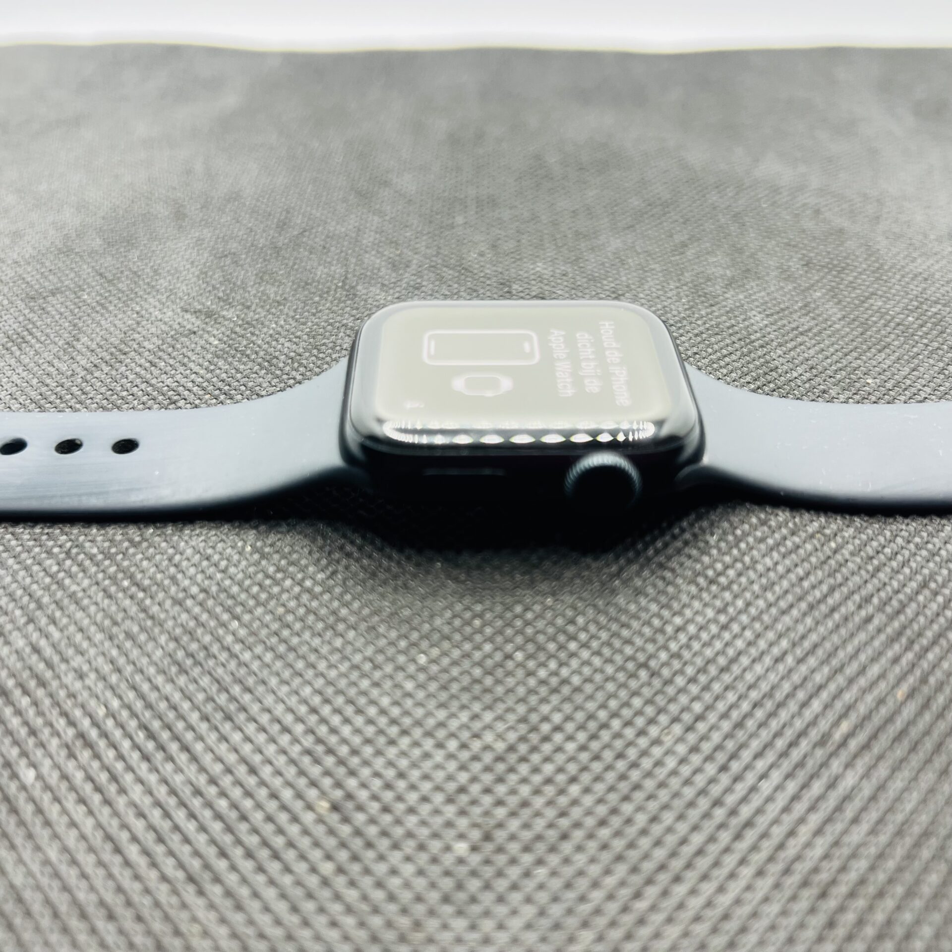 Apple Watch SE 2nd Gen 40mm GPS Only Midnight – (Grade B) - Image 3