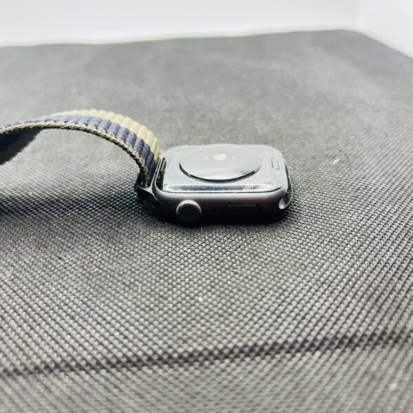 SALE: Apple Watch SE 1st Gen 44mm GPS Only Space Gray (Condition: Good) - With Black/Green Straps - Image 7