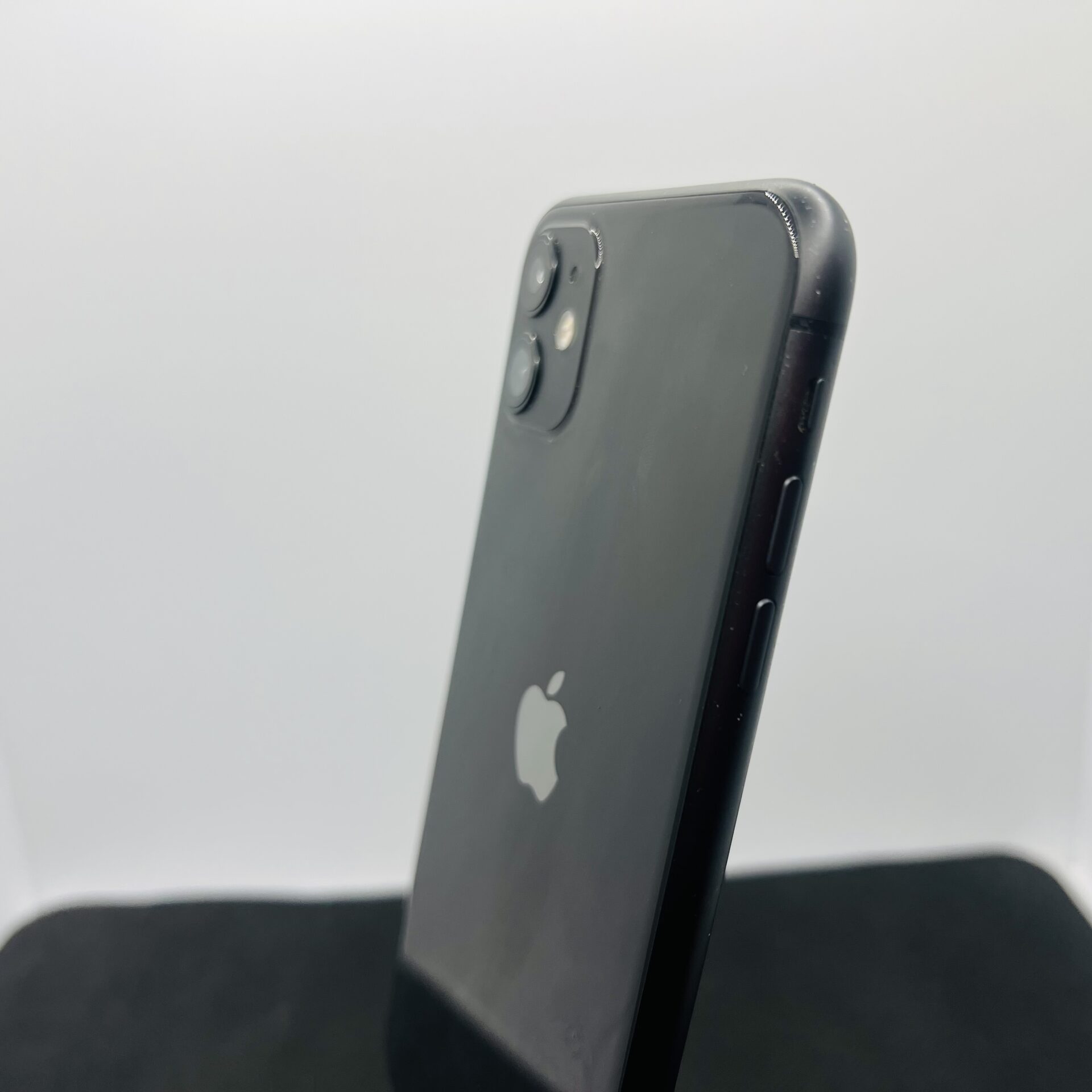 Apple iPhone 11 256GB Black – (Grade B) | Epic Deals SA